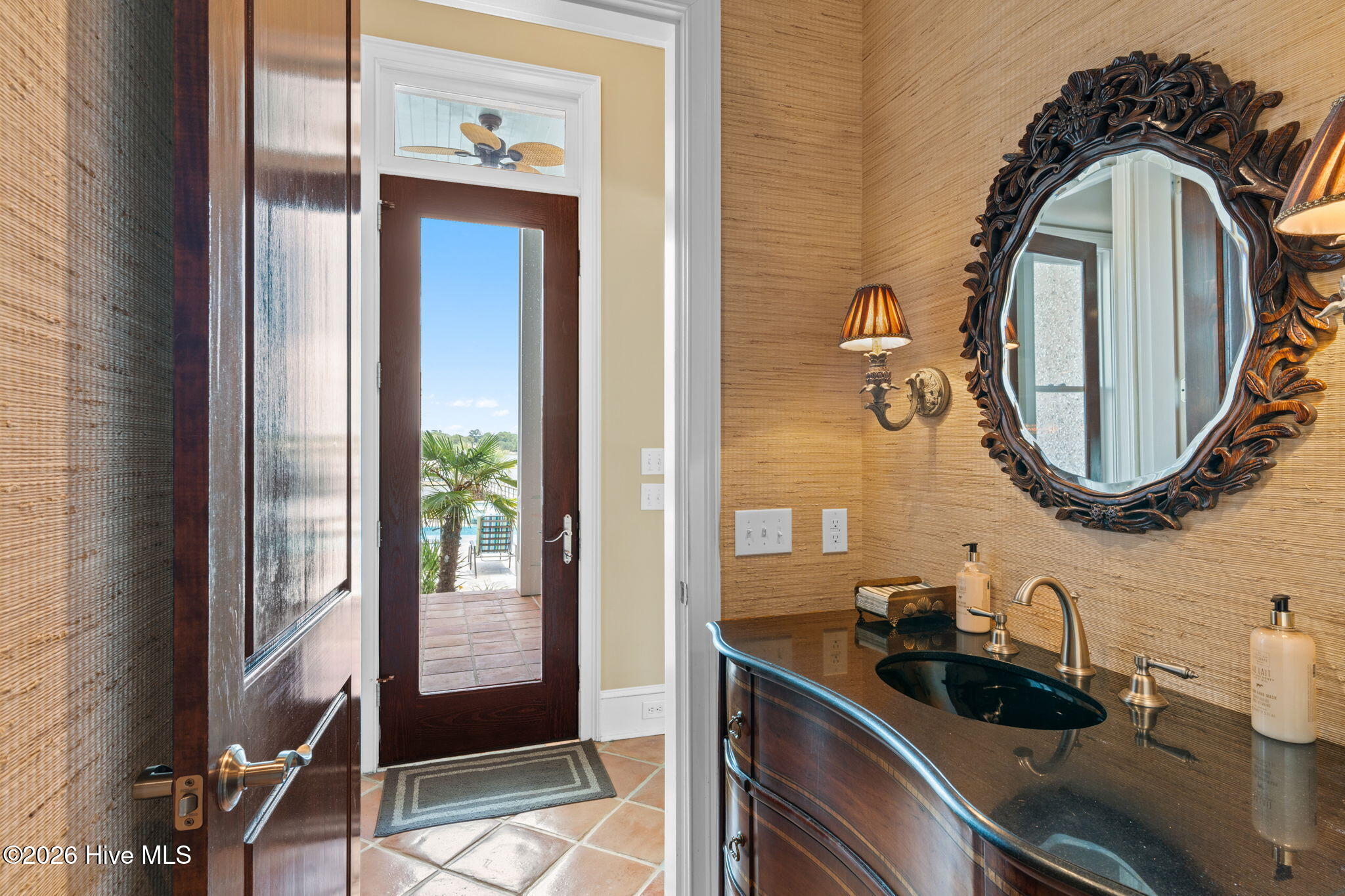 100554709 | Photo 20