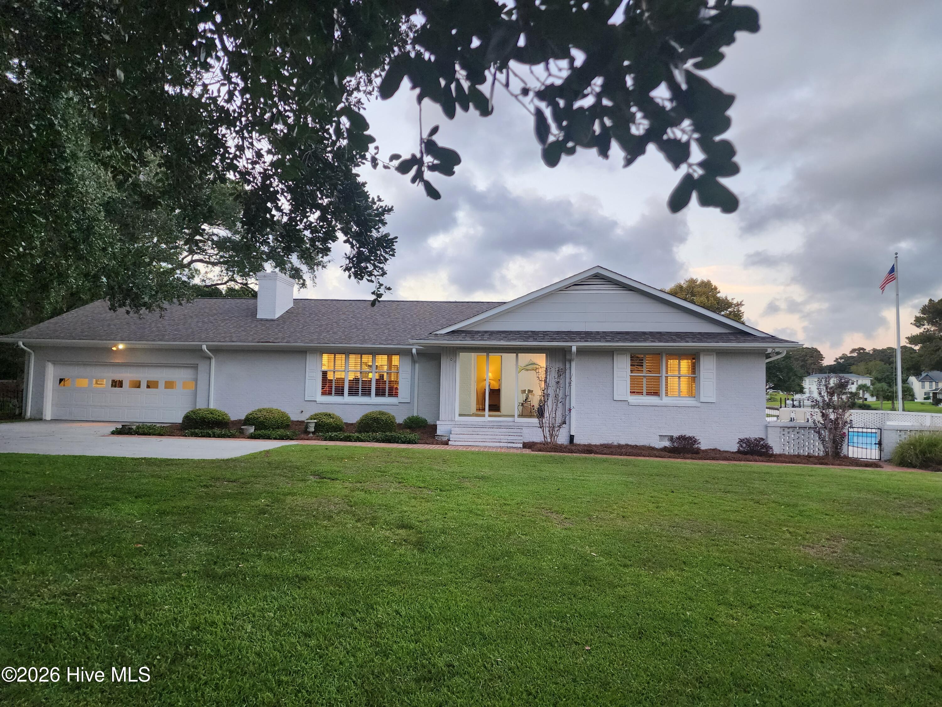 104 Sea Trace Lane,Newport