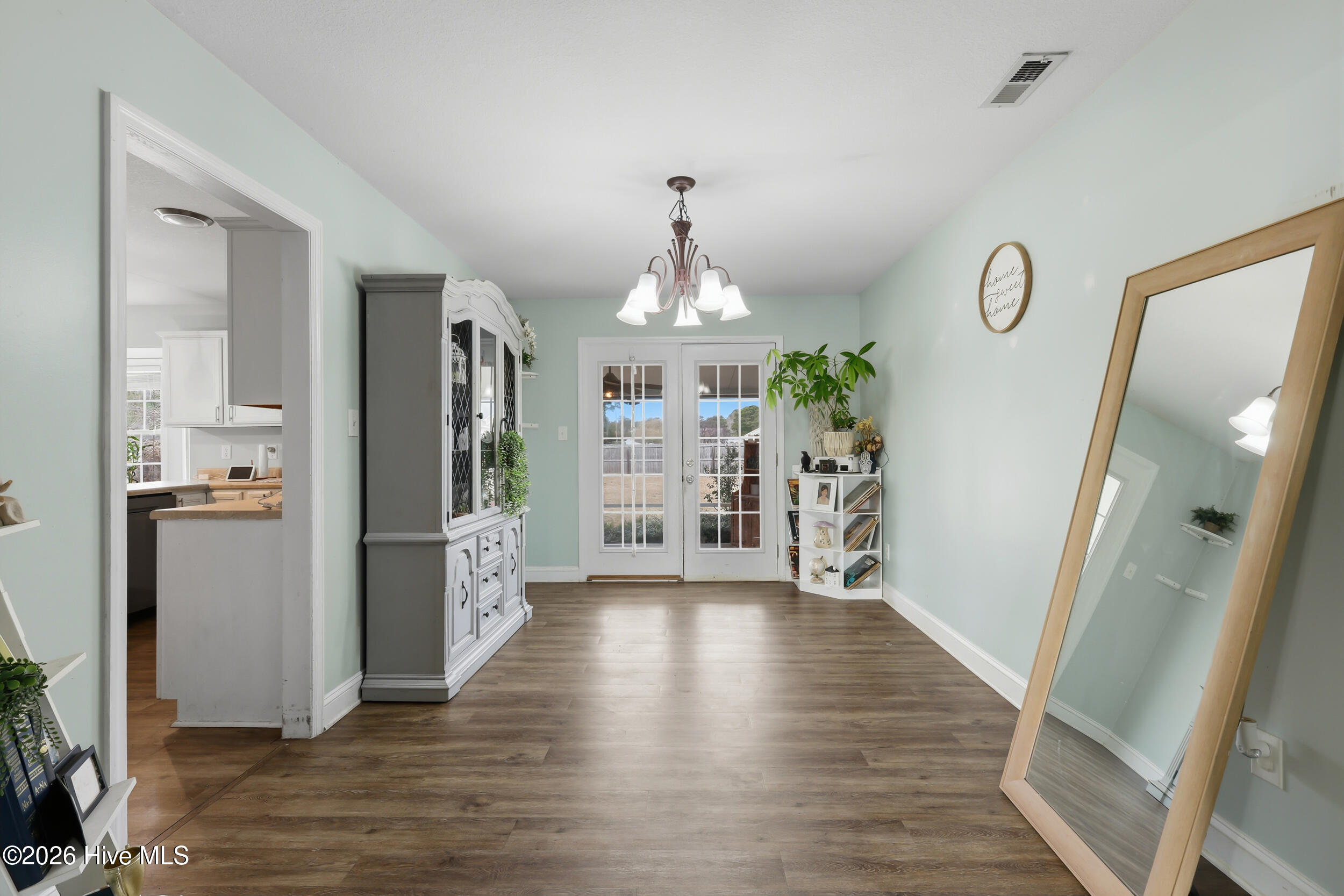 100551243 | Photo 11