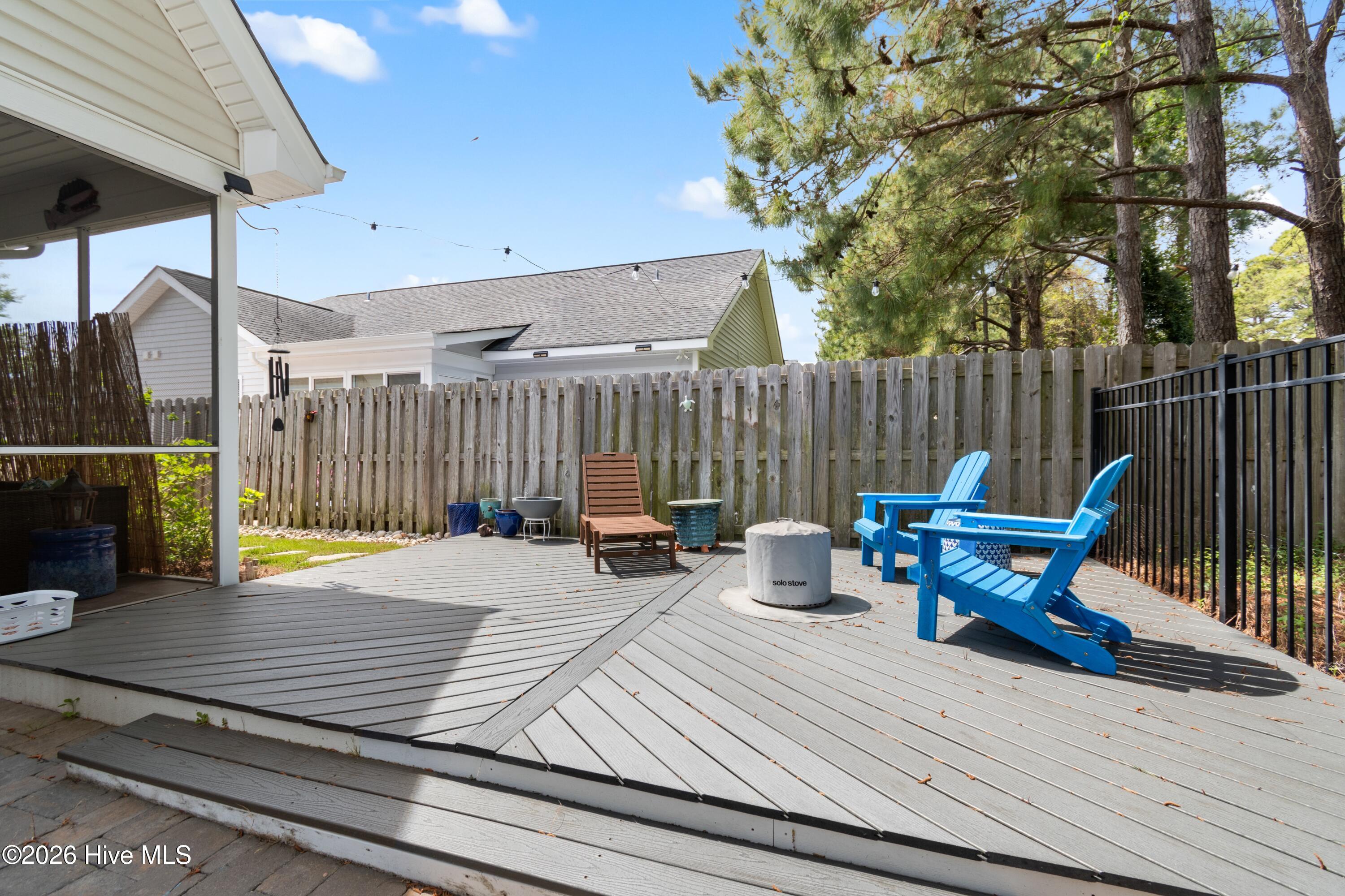 100566075 | Photo 51