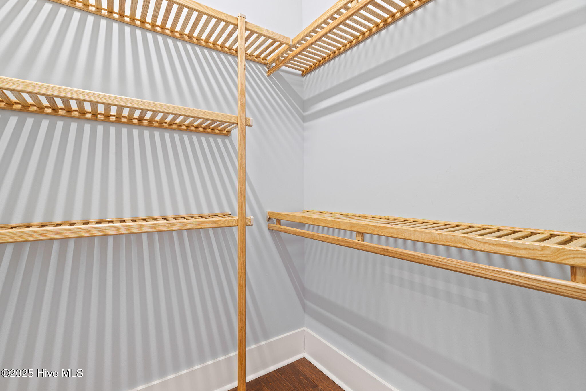 100542044 | Photo 32