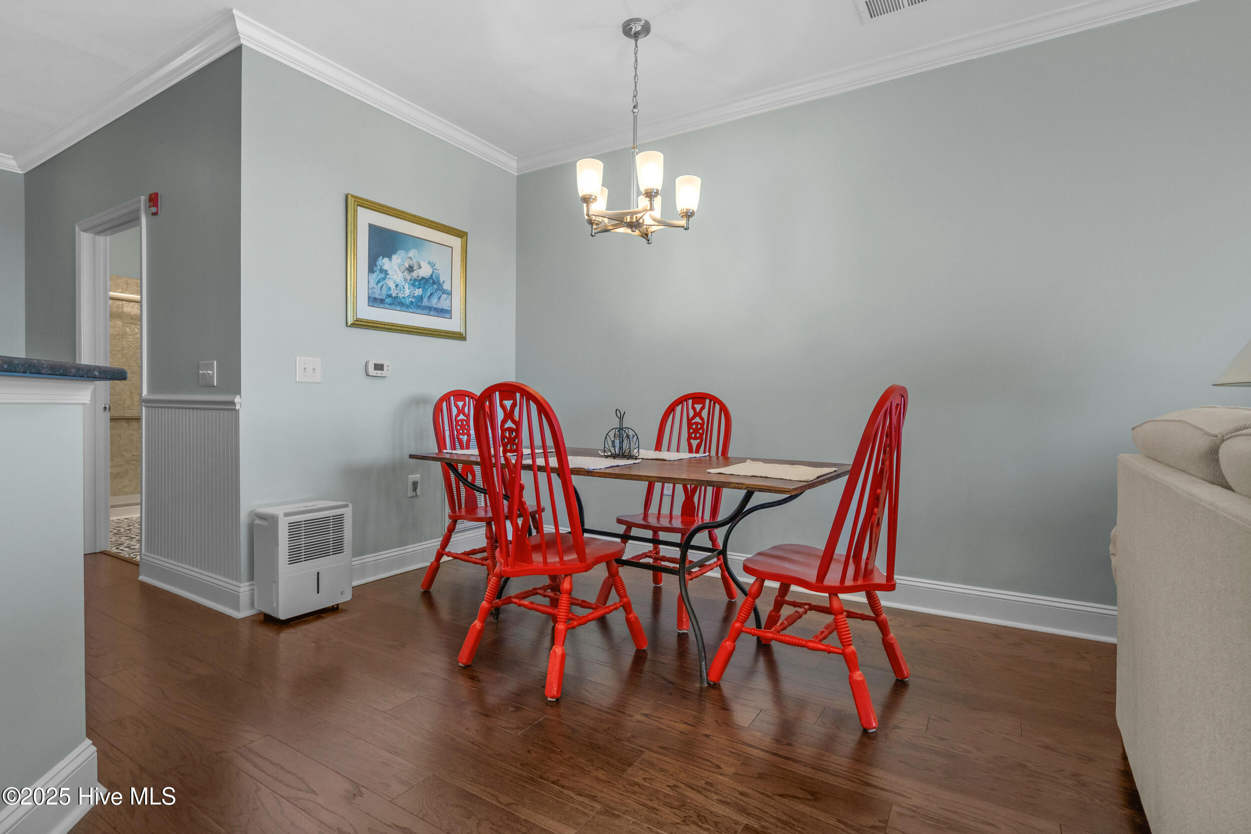 100537007 | Photo 18