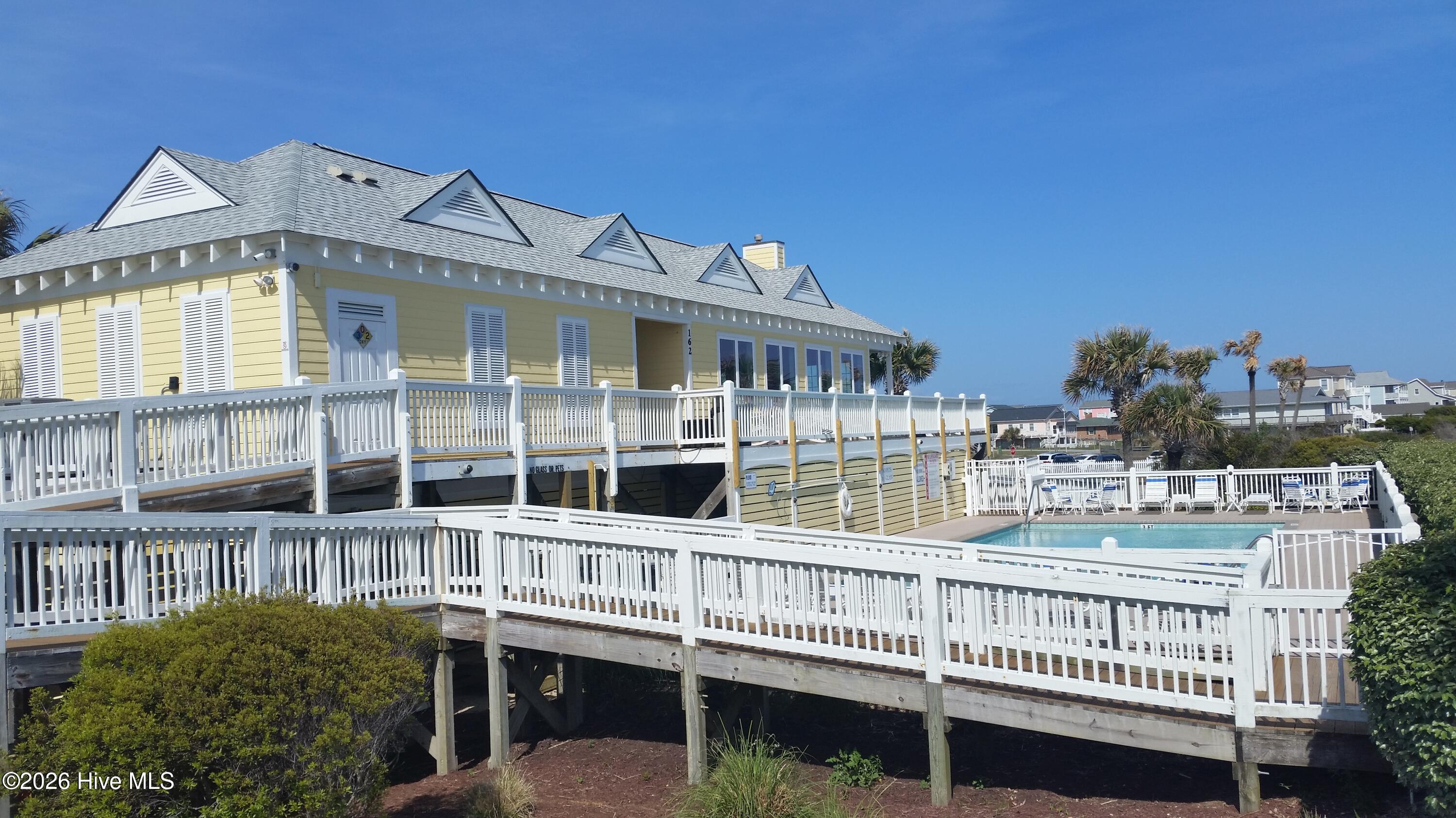 100561180 | Photo 113