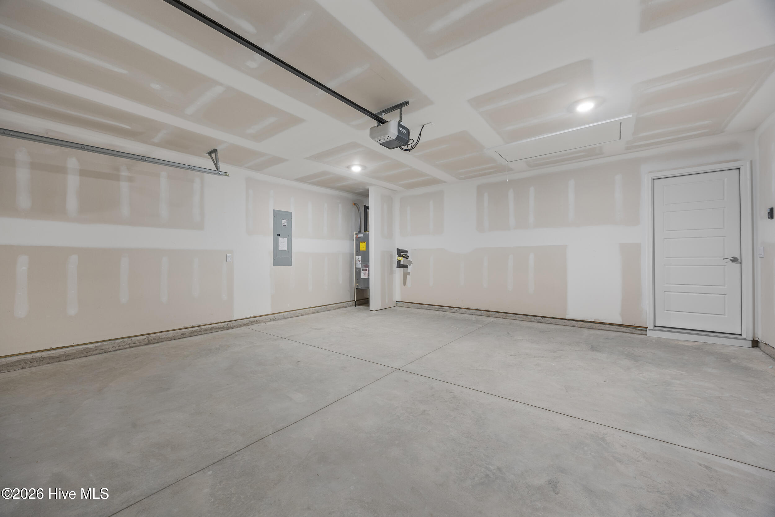 100563426 | Photo 39