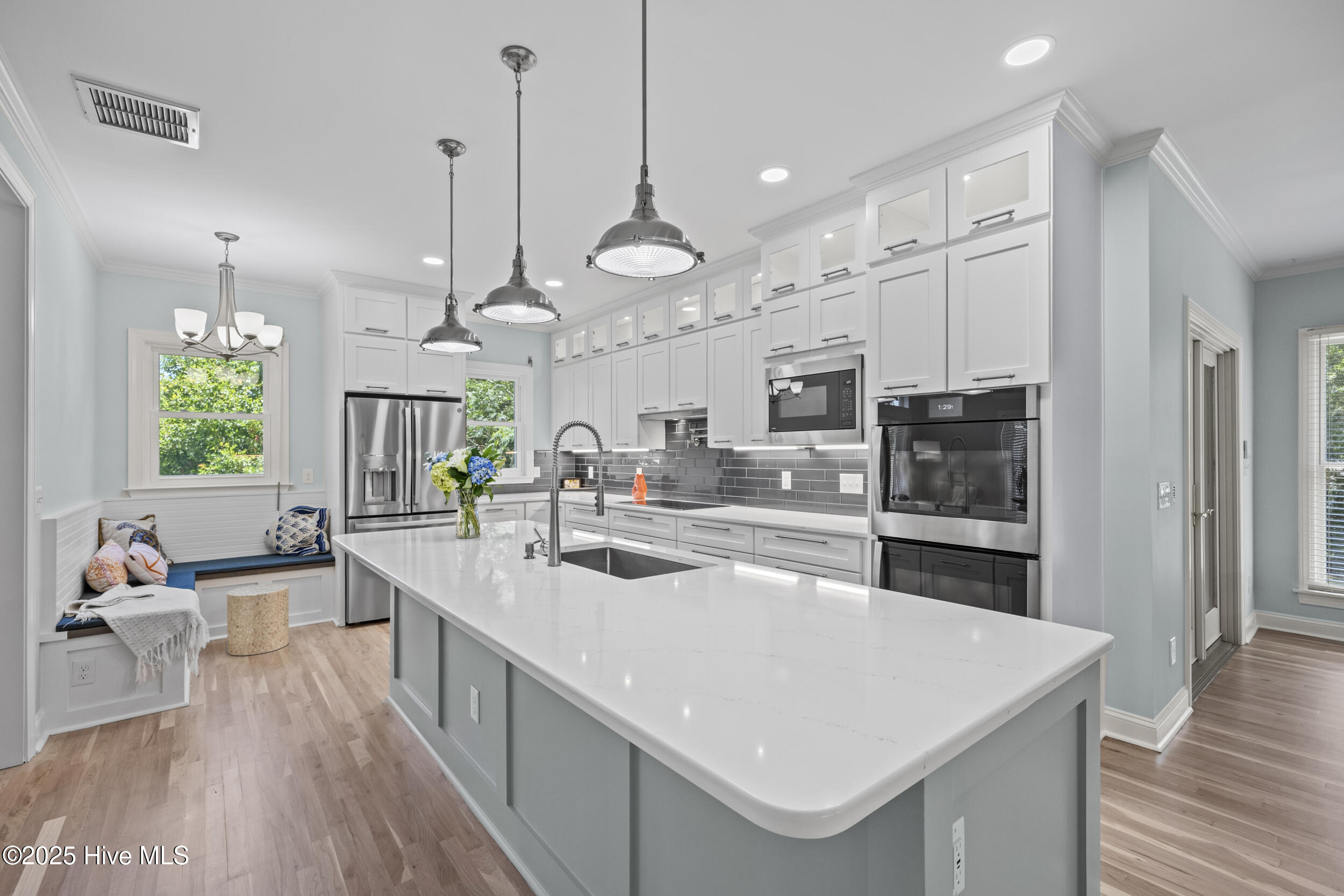 100519629 | Photo 13