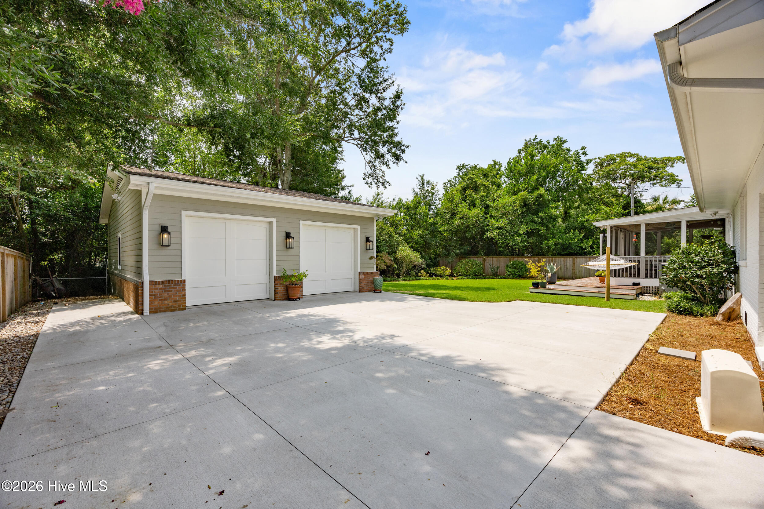 100590317 | Photo 60