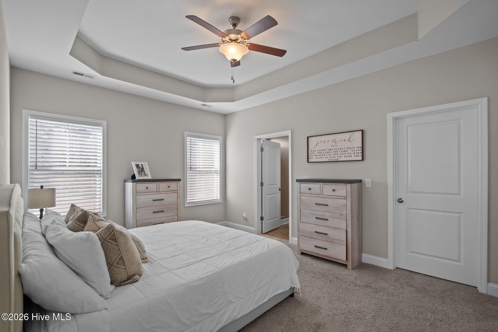 100557039 | Photo 22