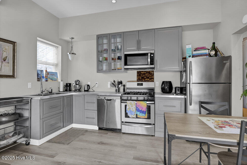 100543464 | Photo 13