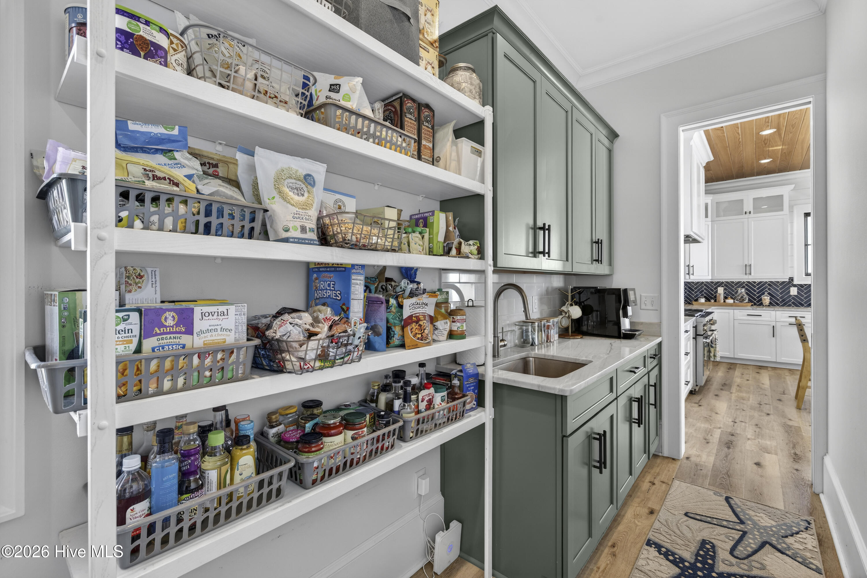 100560088 | Photo 25