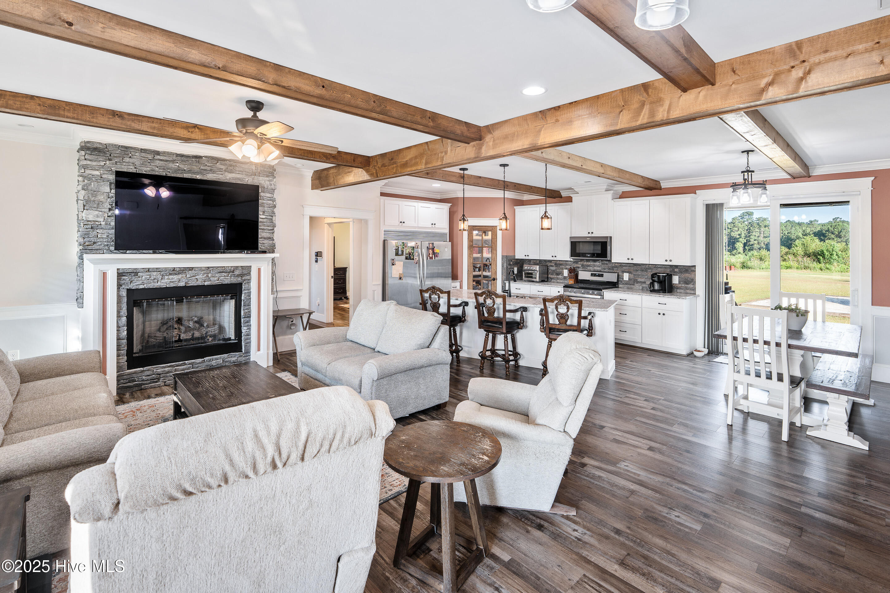 100531551 | Photo 13