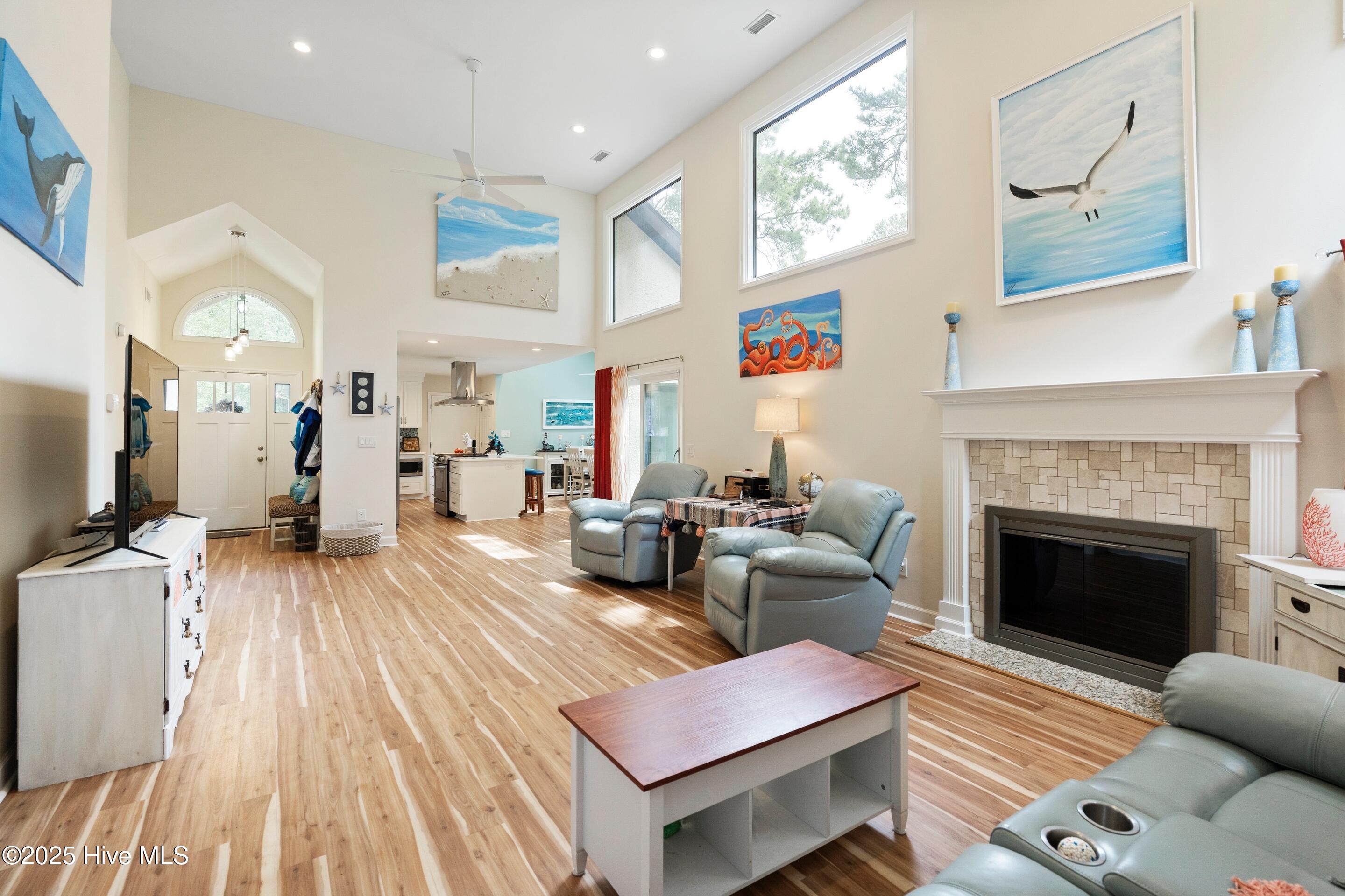 100517106 | Photo 13