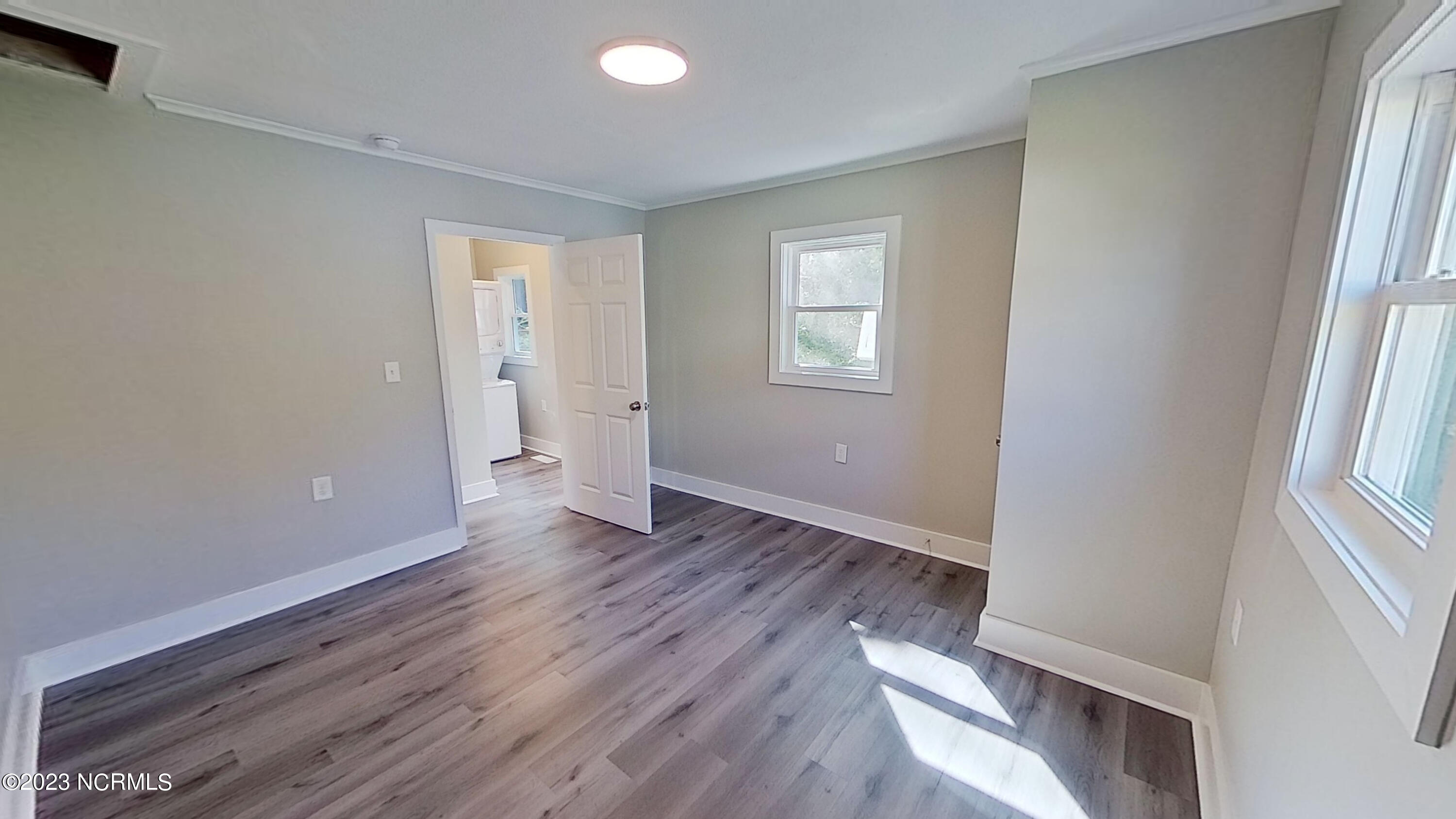 100521220 | Photo 21