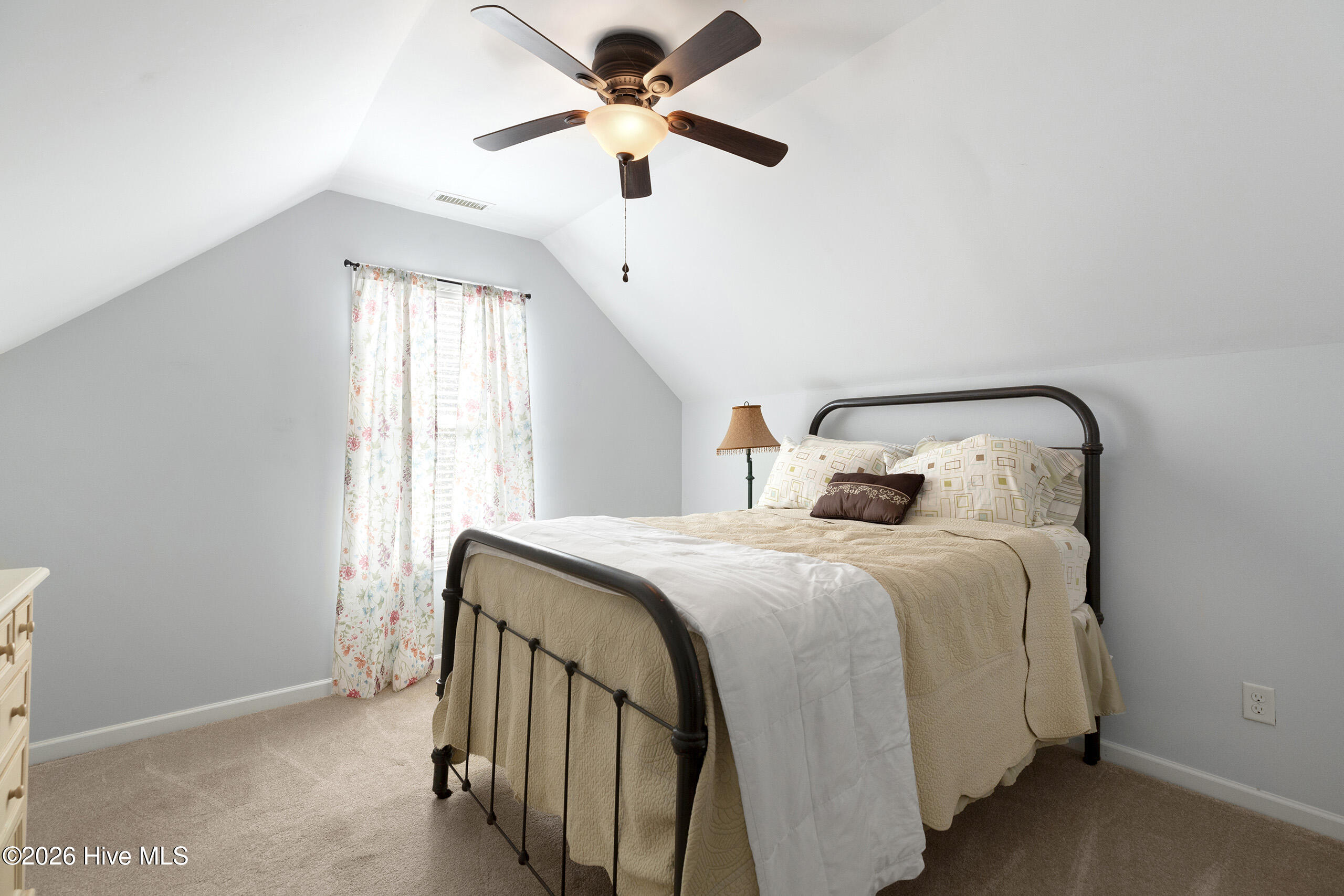 100558971 | Photo 35