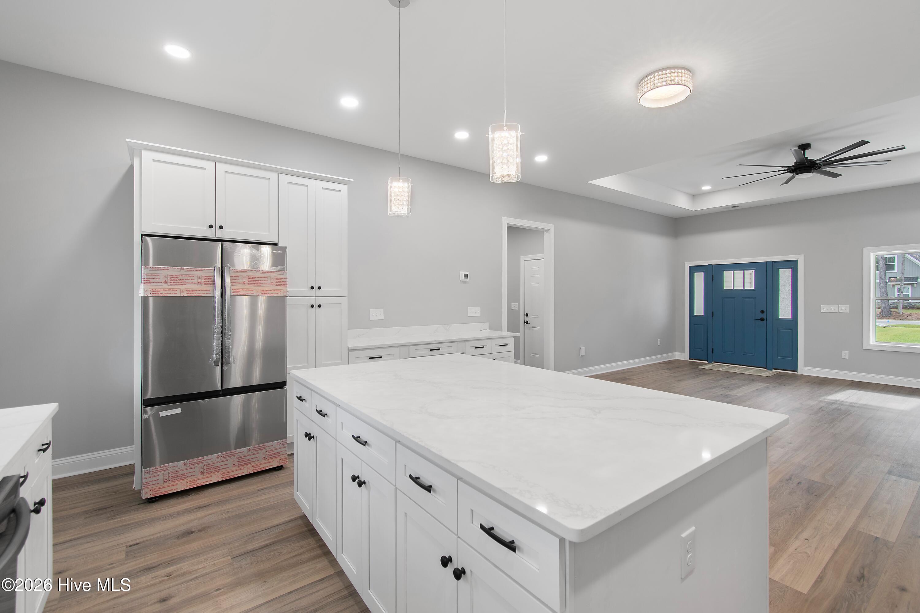 100563159 | Photo 14