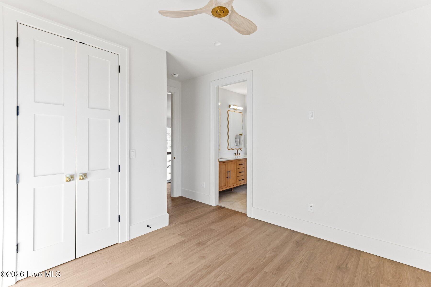 100529848 | Photo 42