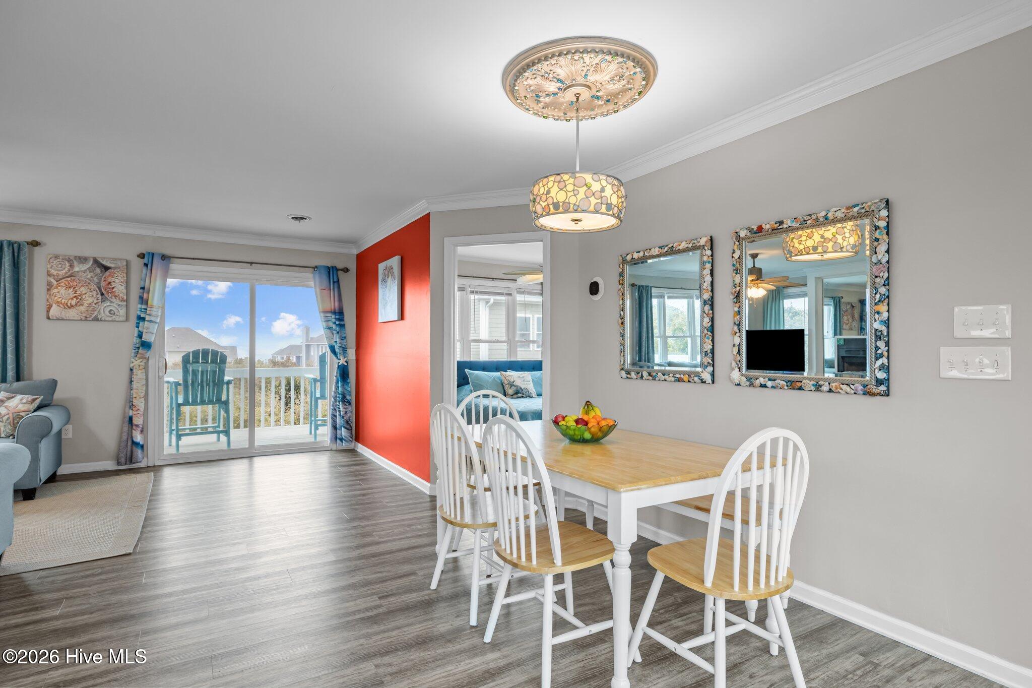 100565802 | Photo 26