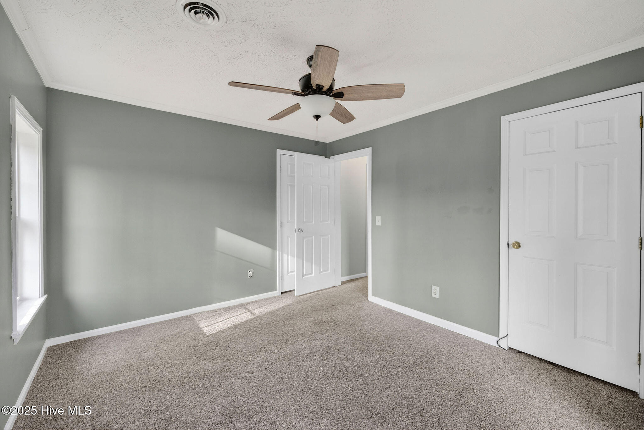 100546222 | Photo 32