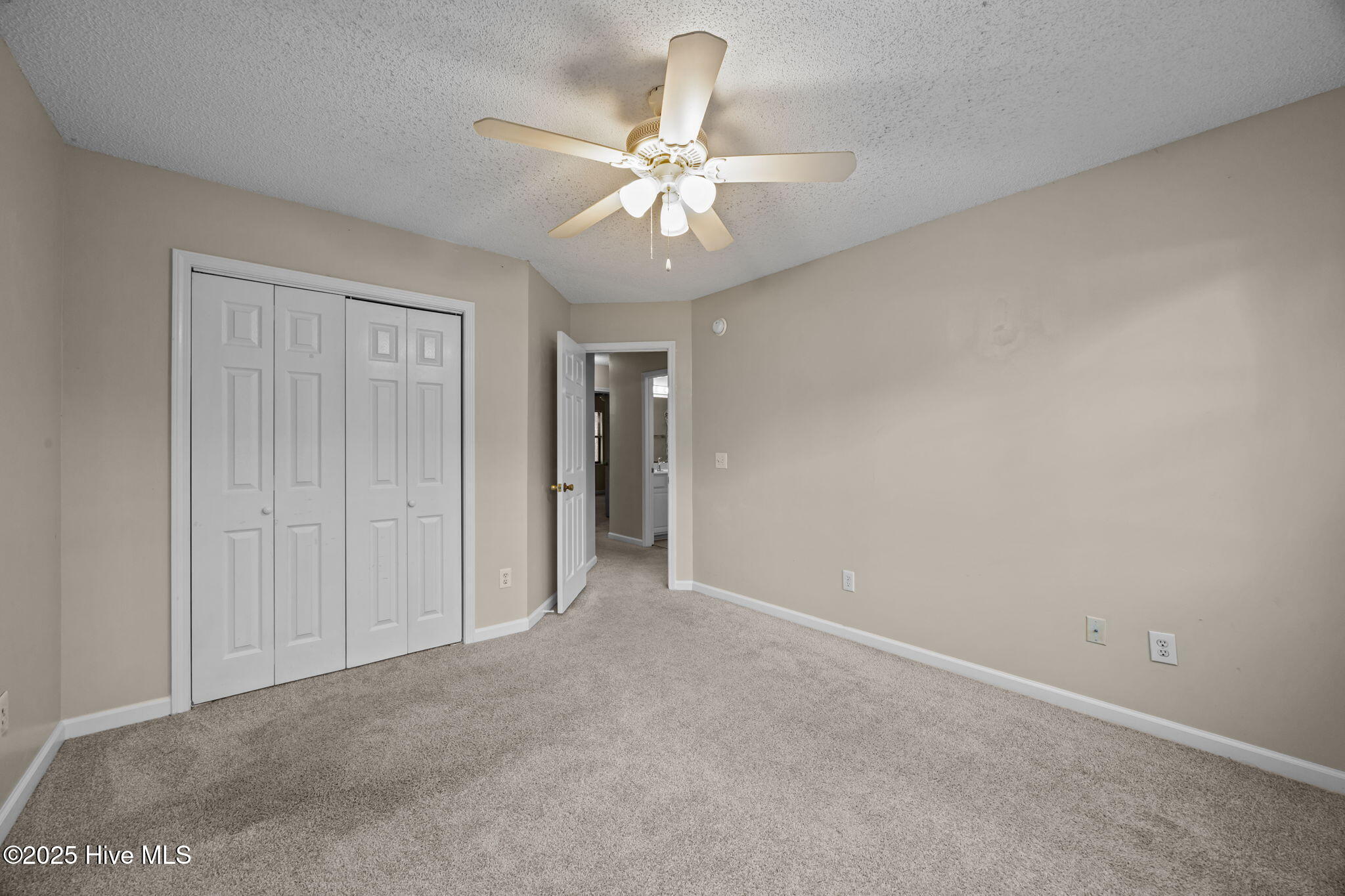 100543973 | Photo 30