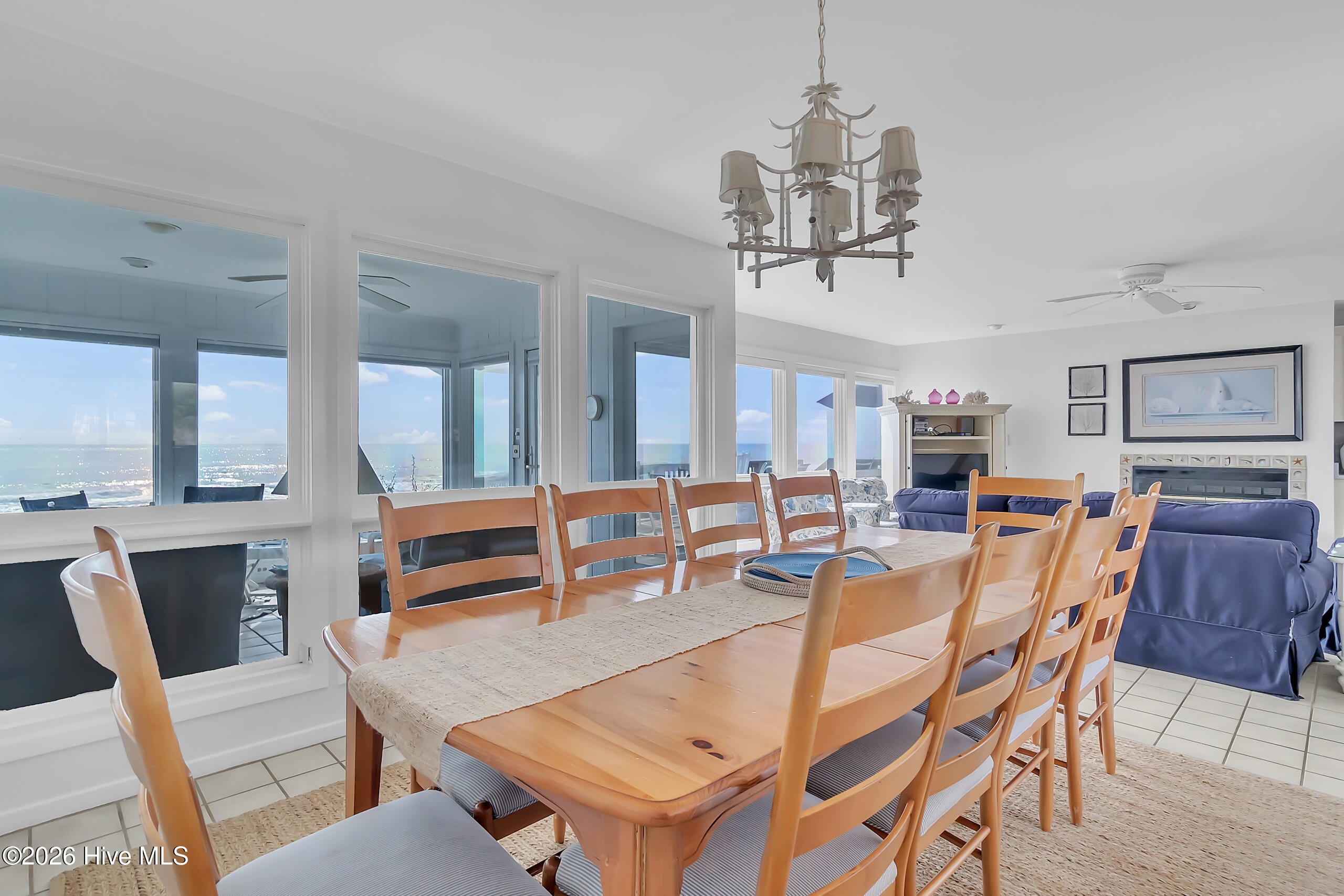 100568884 | Photo 24