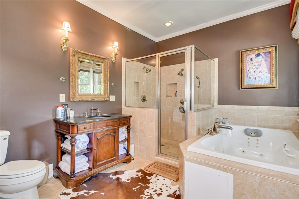 Owners suite bath