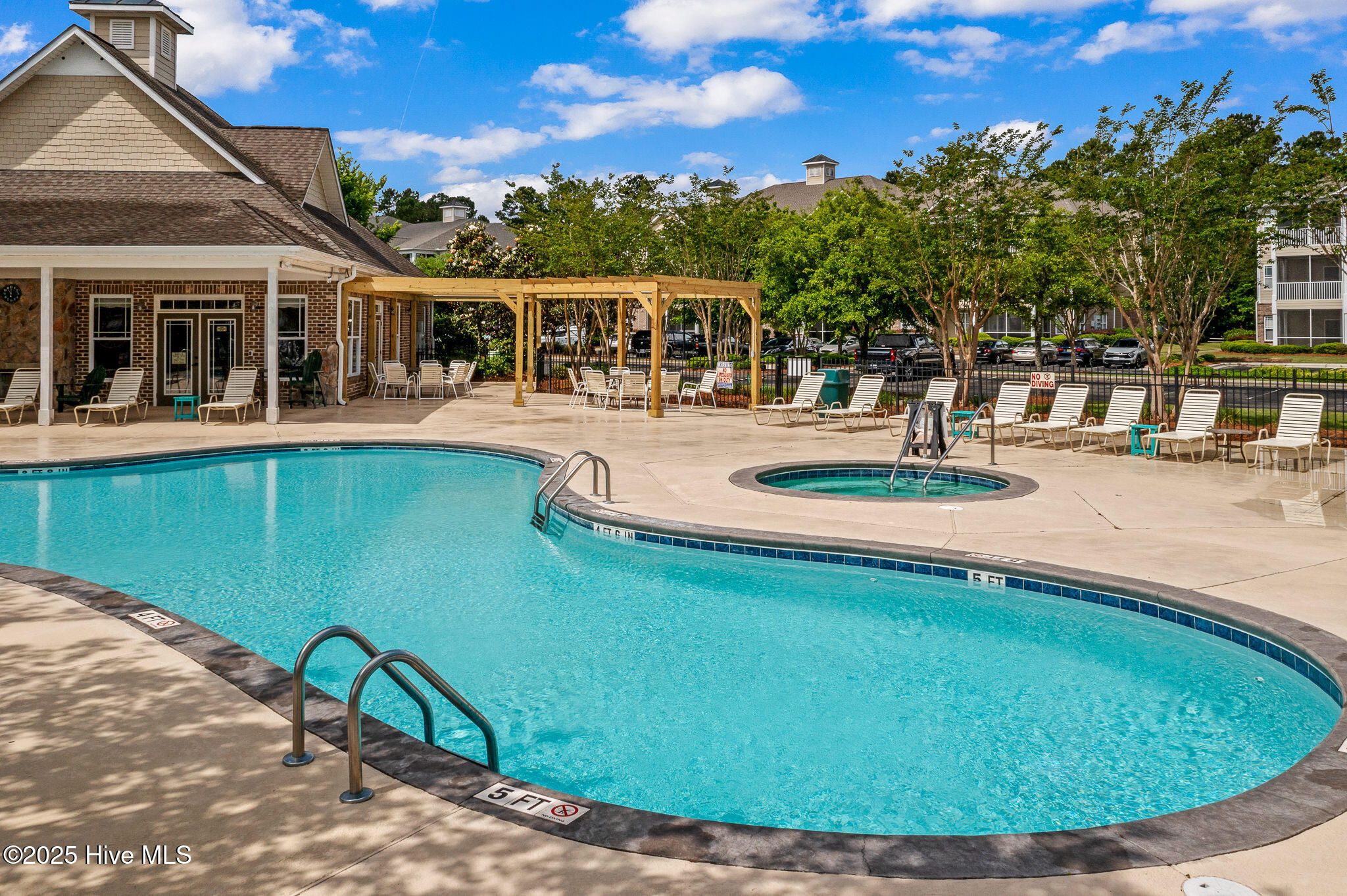 100542505 | Photo 42