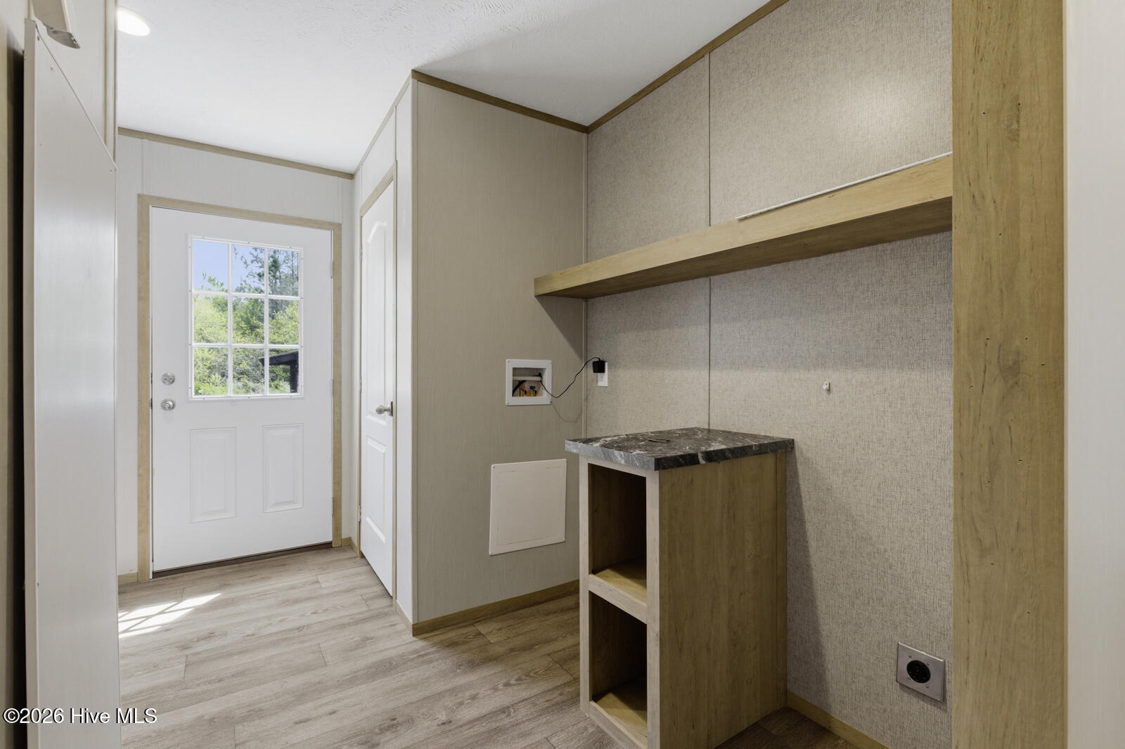 100565358 | Photo 13