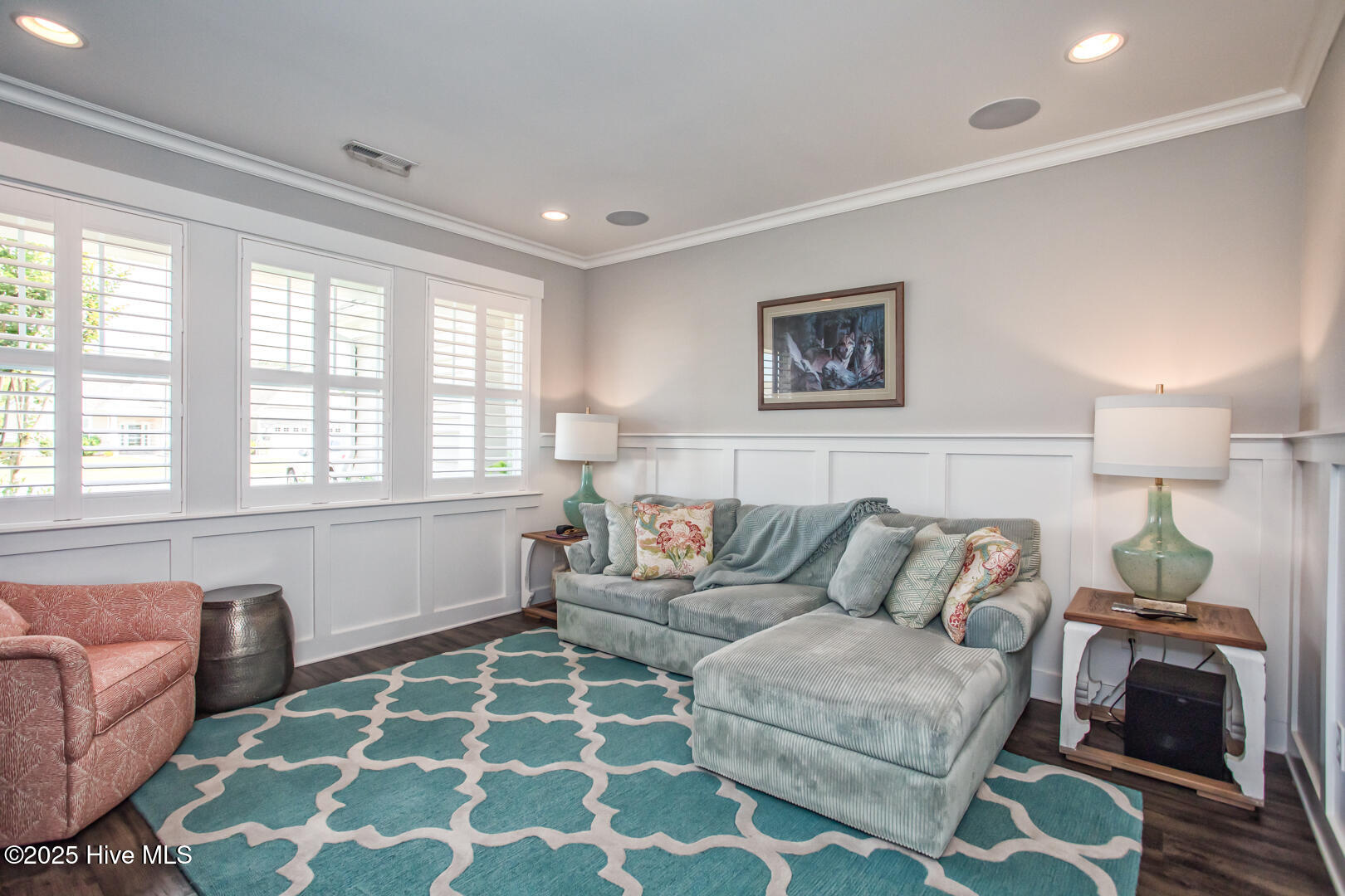 100546730 | Photo 11