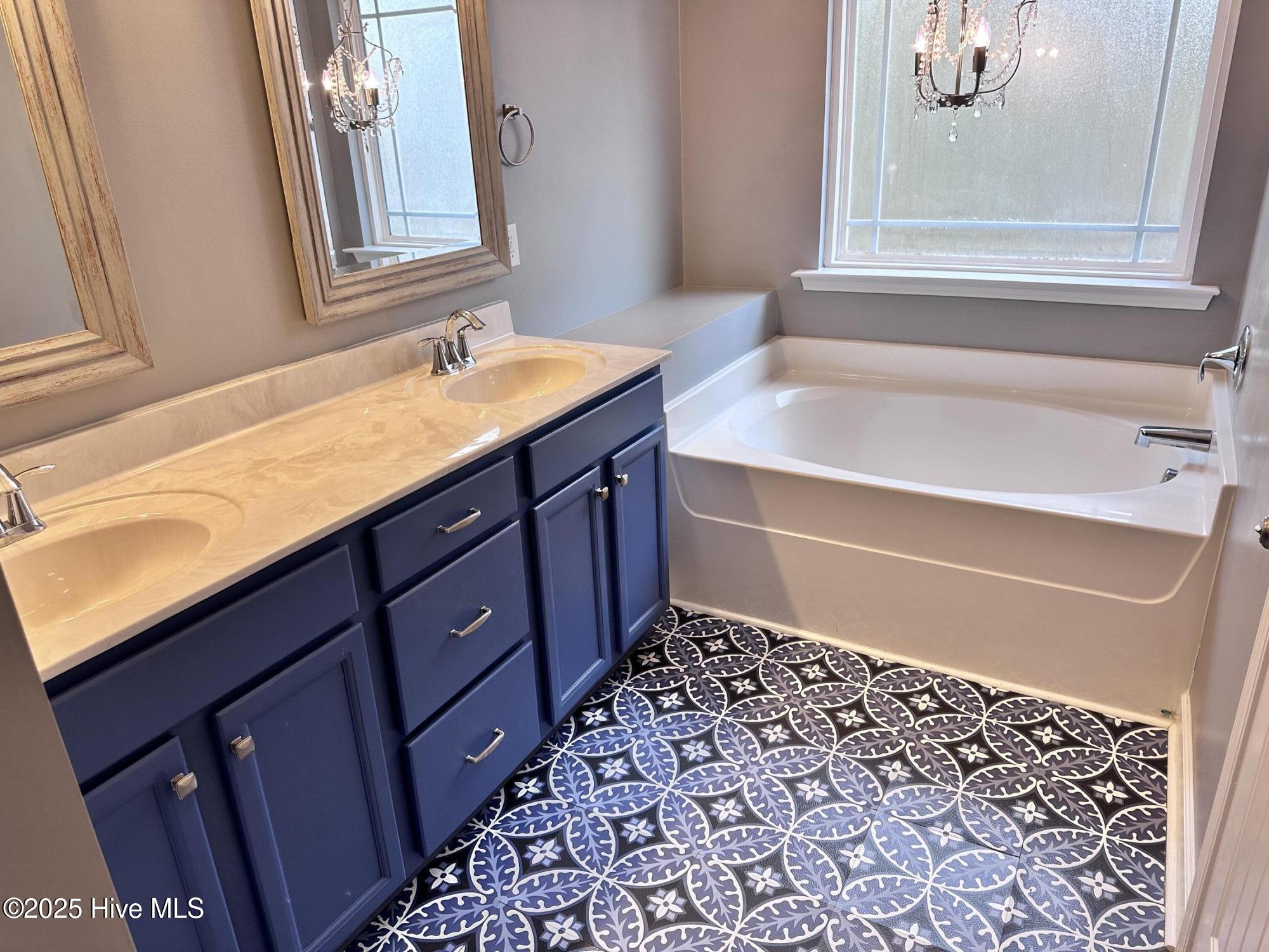 100544576 | Photo 38