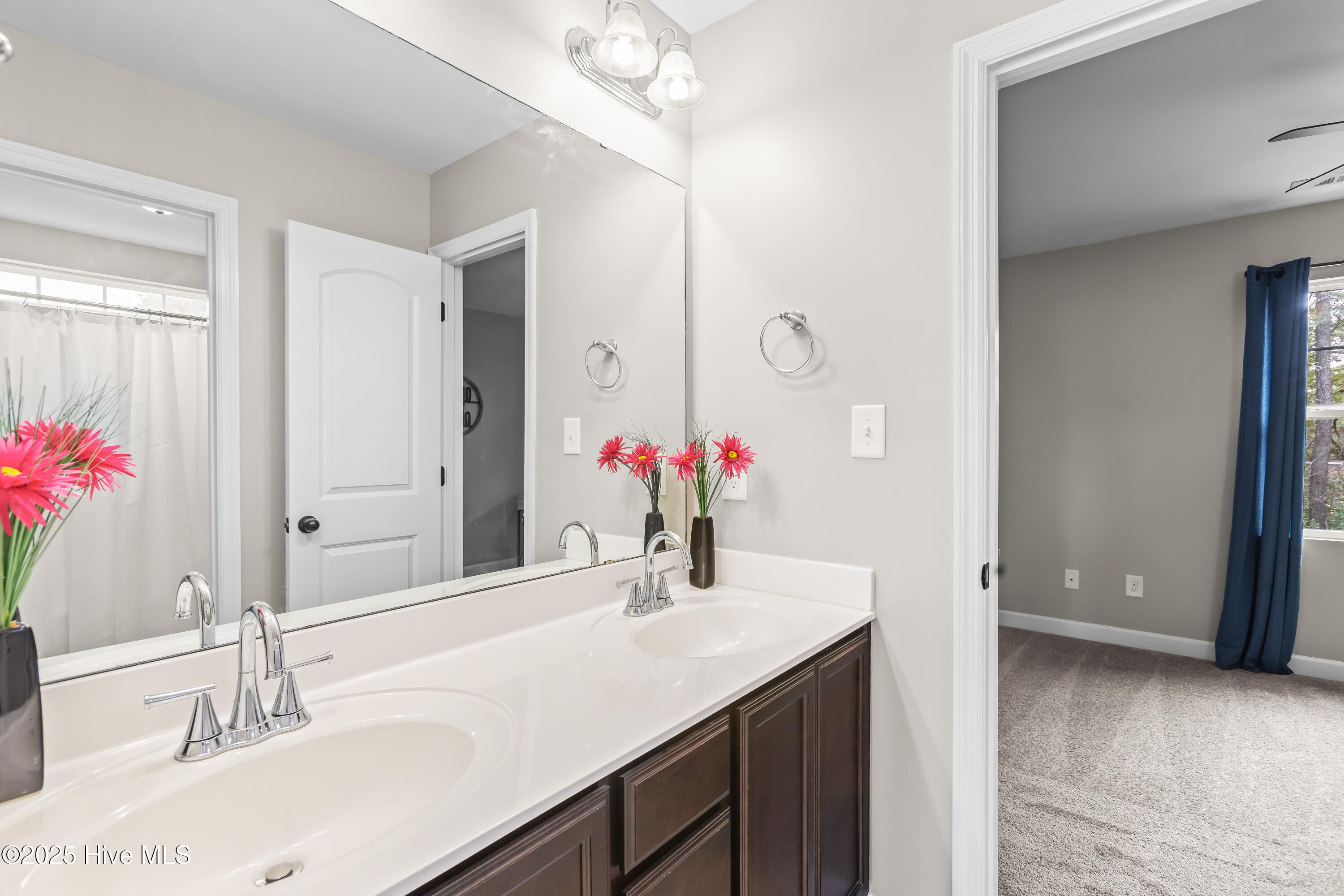 100541001 | Photo 23