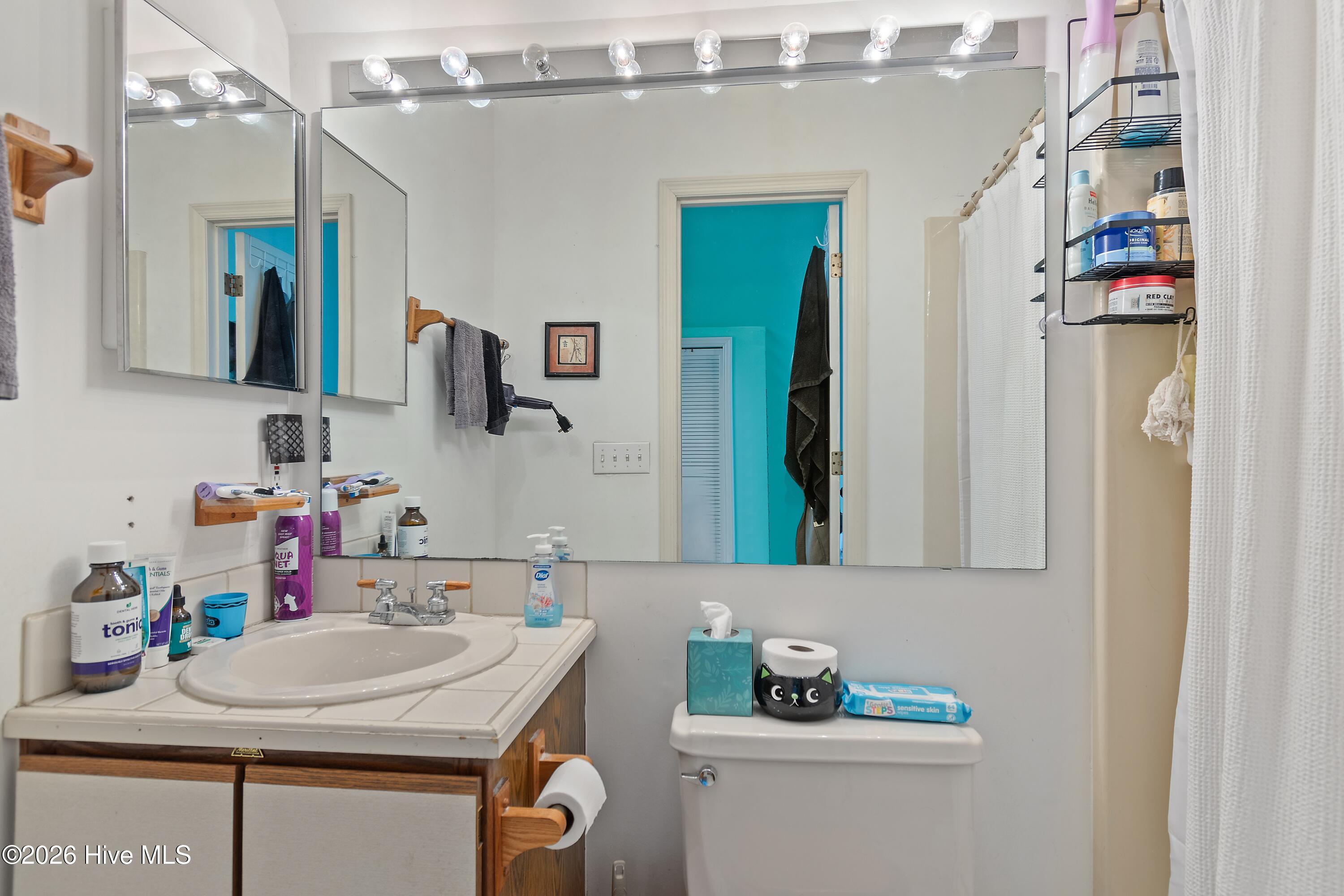 100564312 | Photo 48