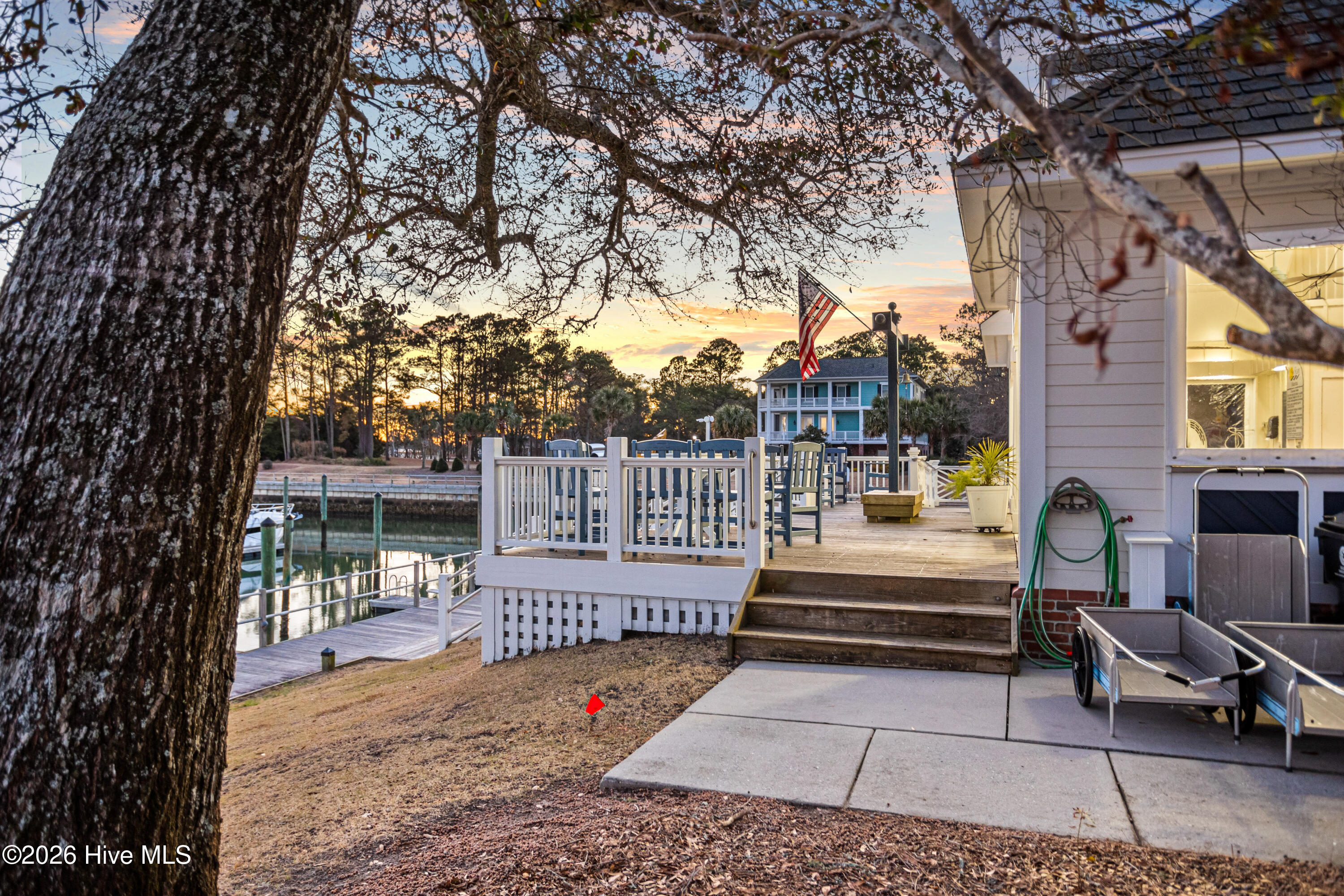 100560596 | Photo 76