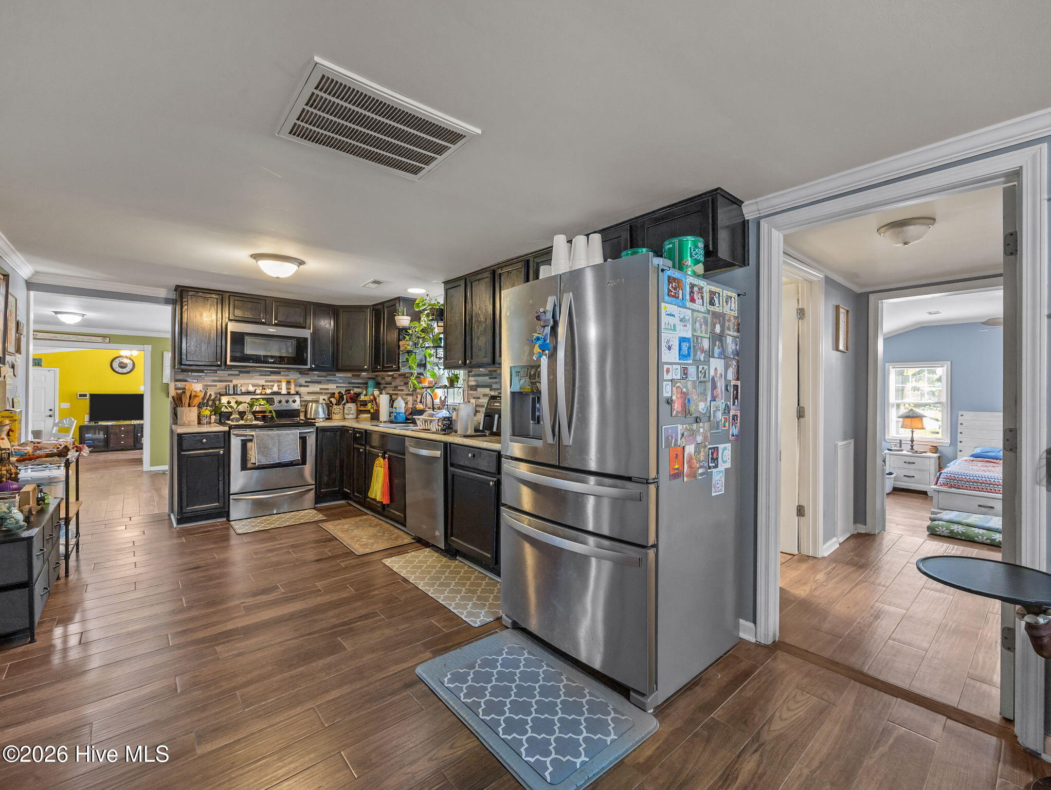 100566121 | Photo 34