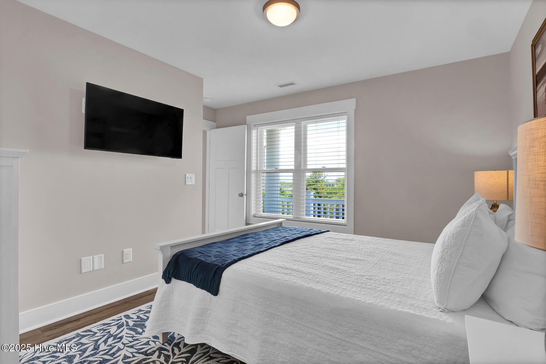 100544154 | Photo 52