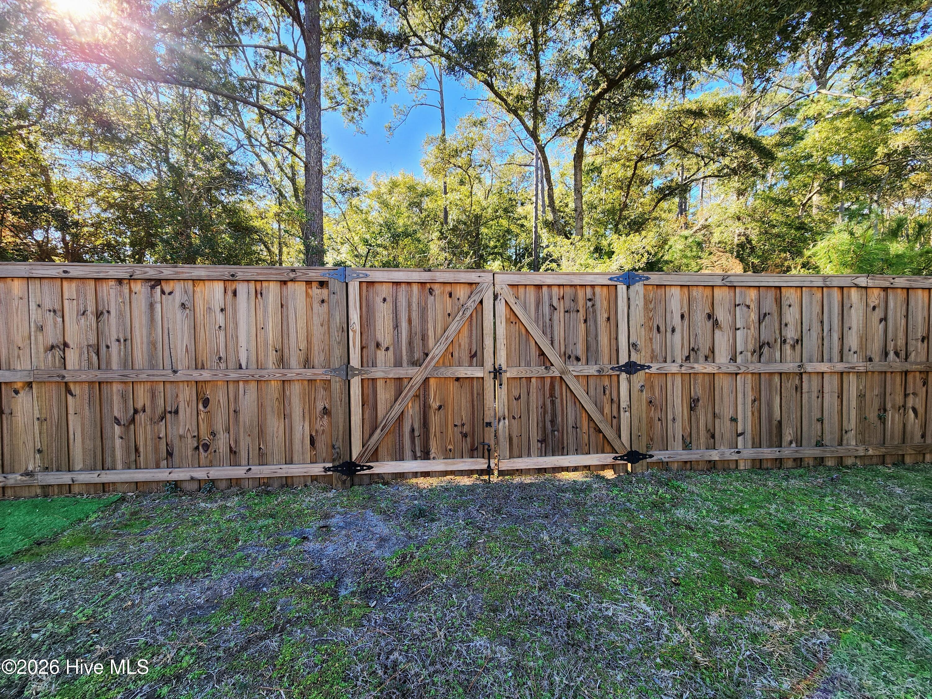 100549443 | Photo 45