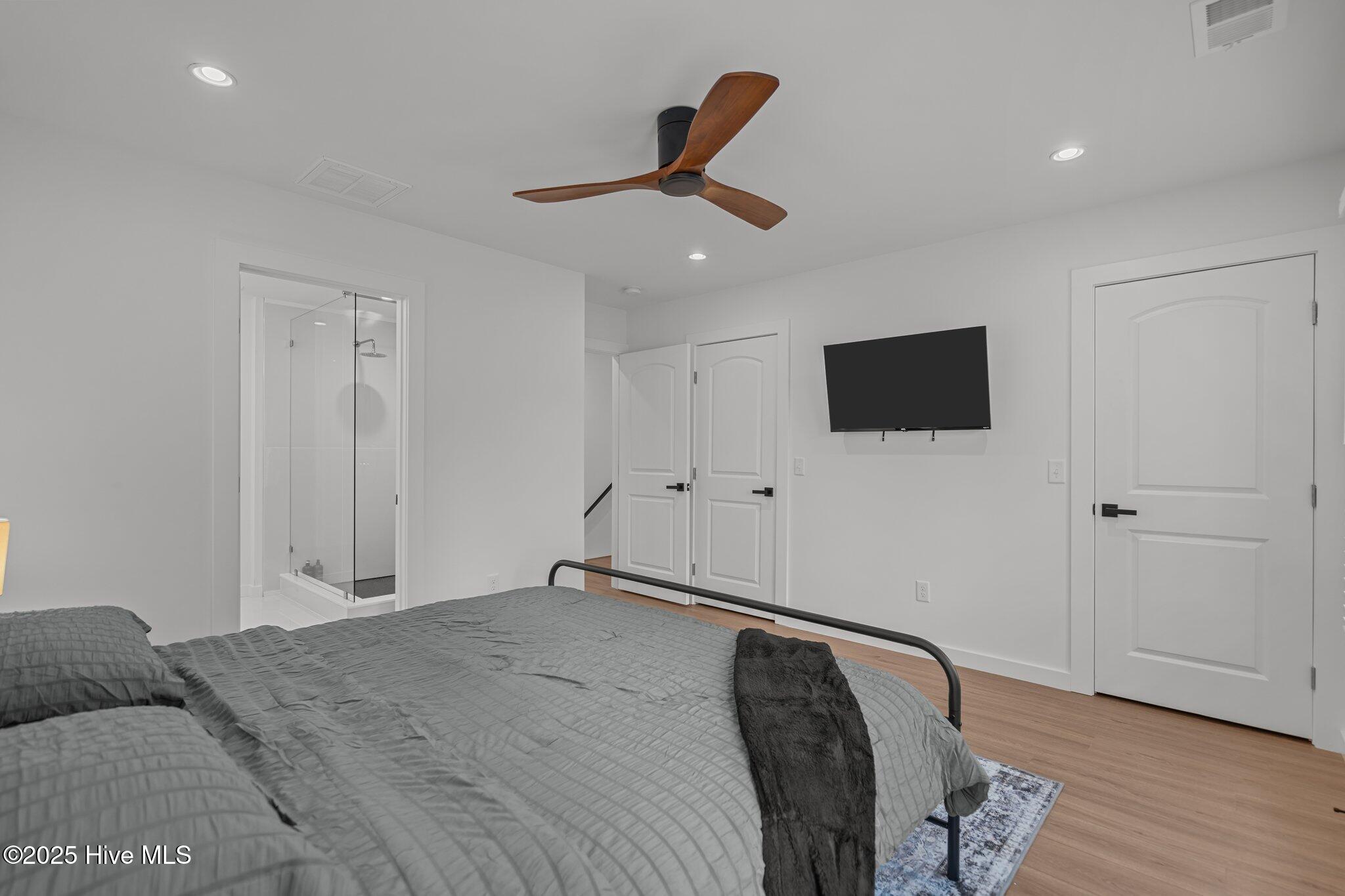 100536872 | Photo 27