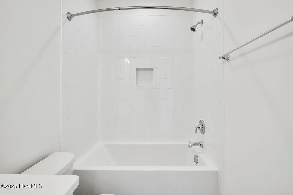 100516438 | Photo 30