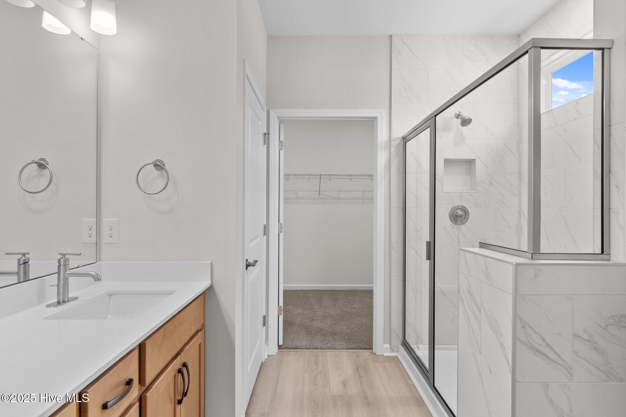 100487800 | Photo 12