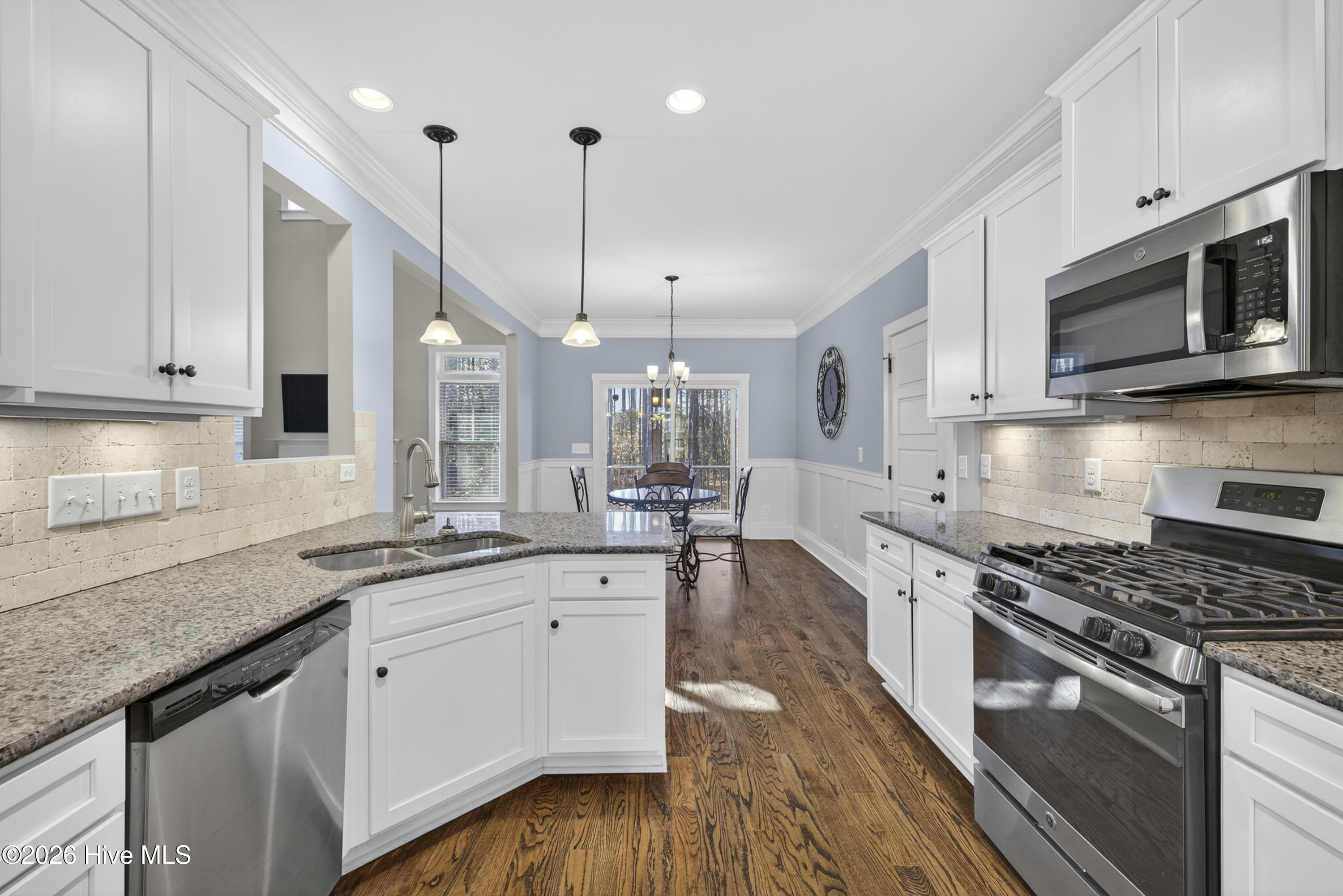 100555672 | Photo 17