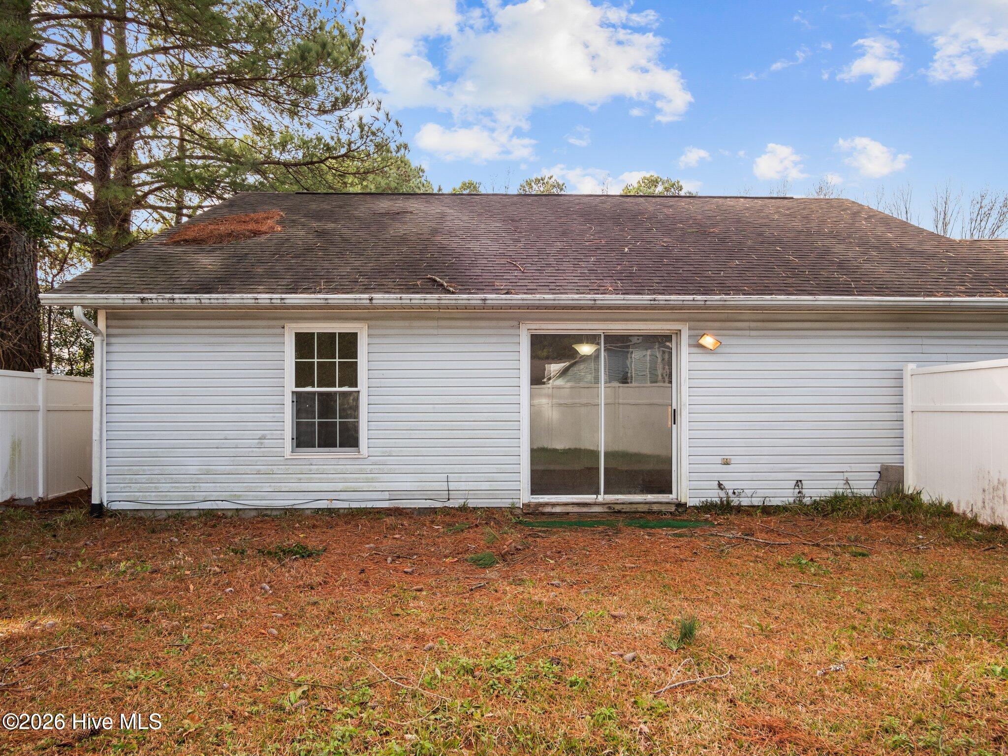 100563808 | Photo 18