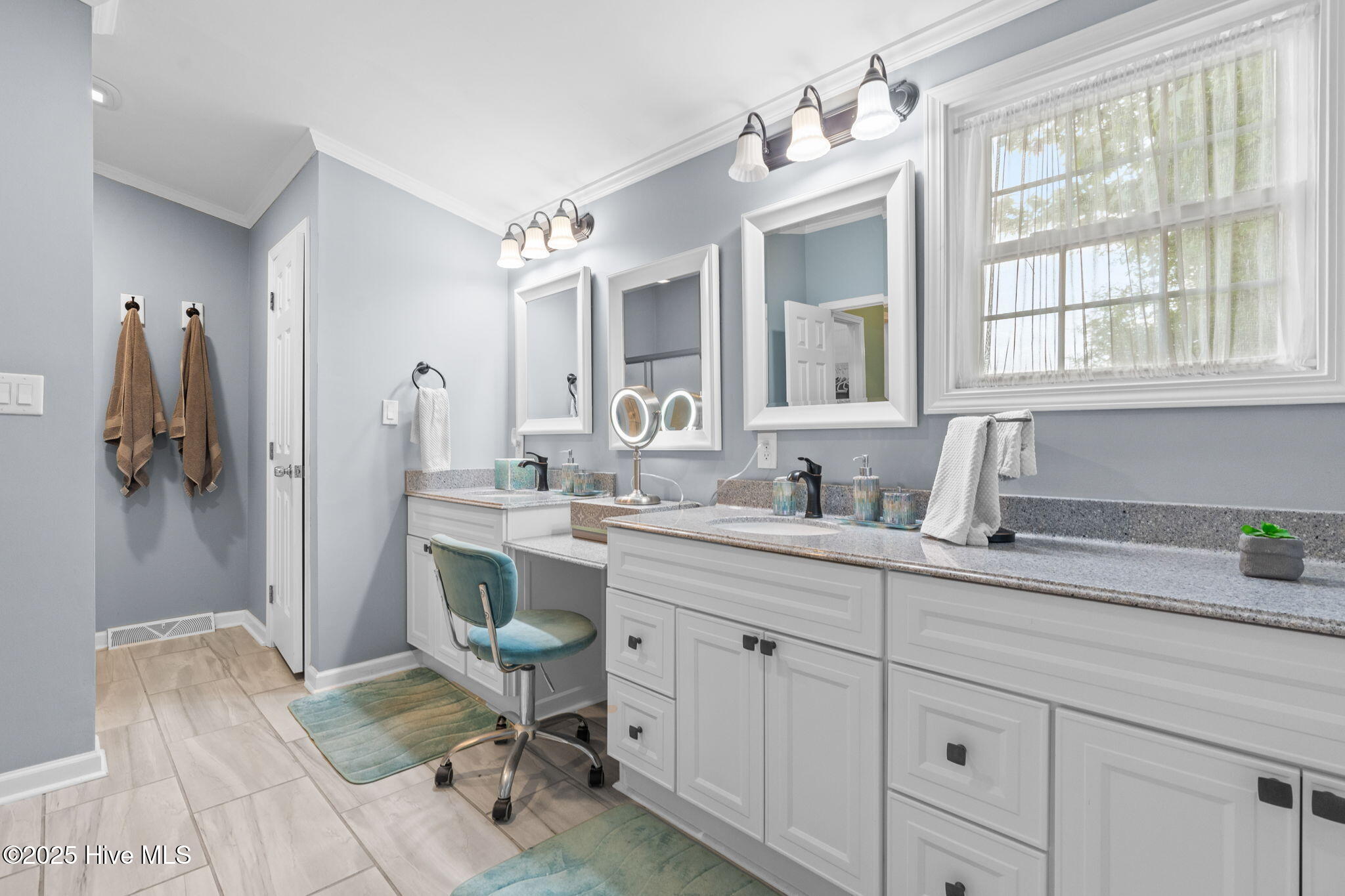 100527656 | Photo 30