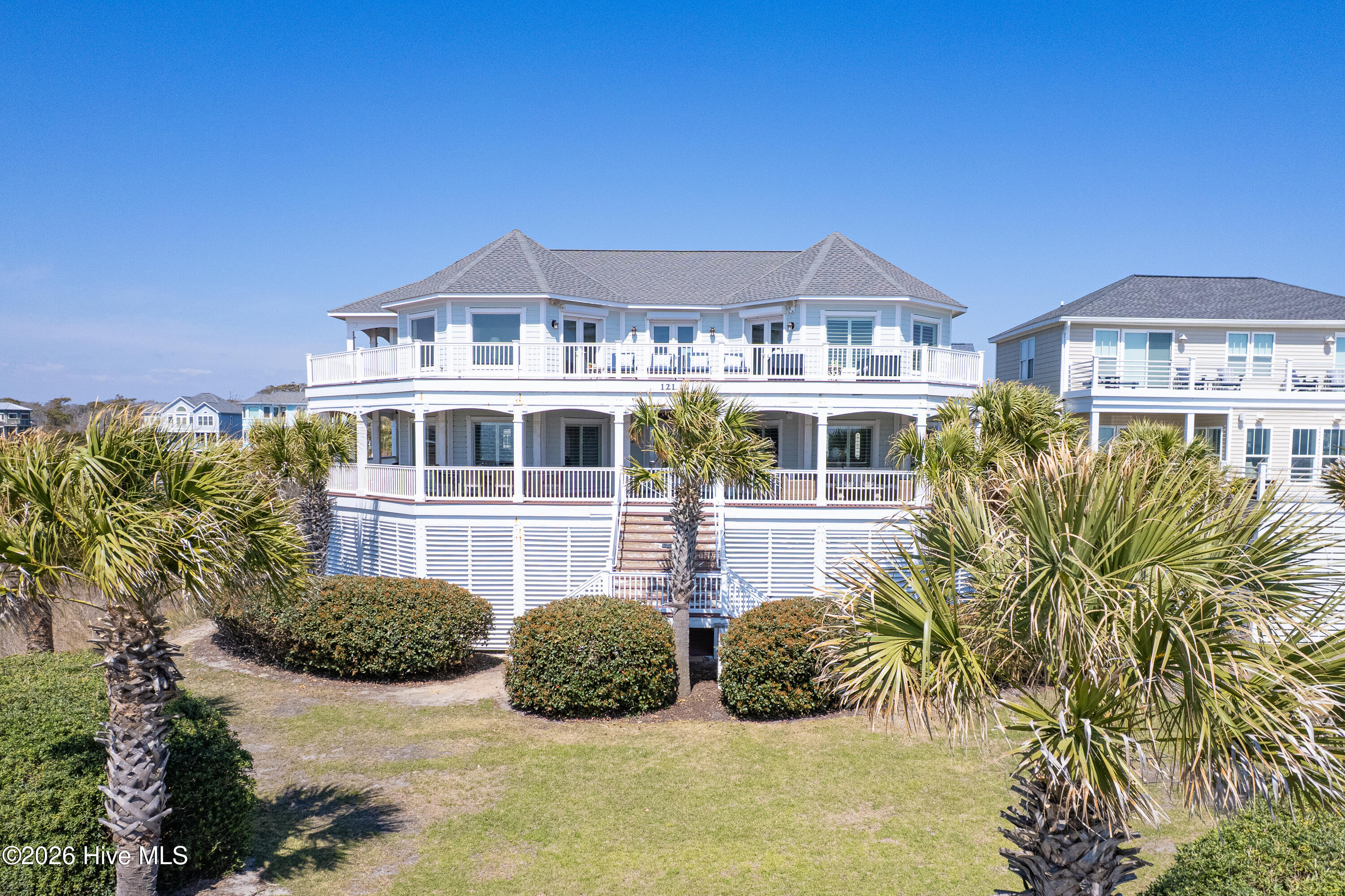 100567897 | Photo 72