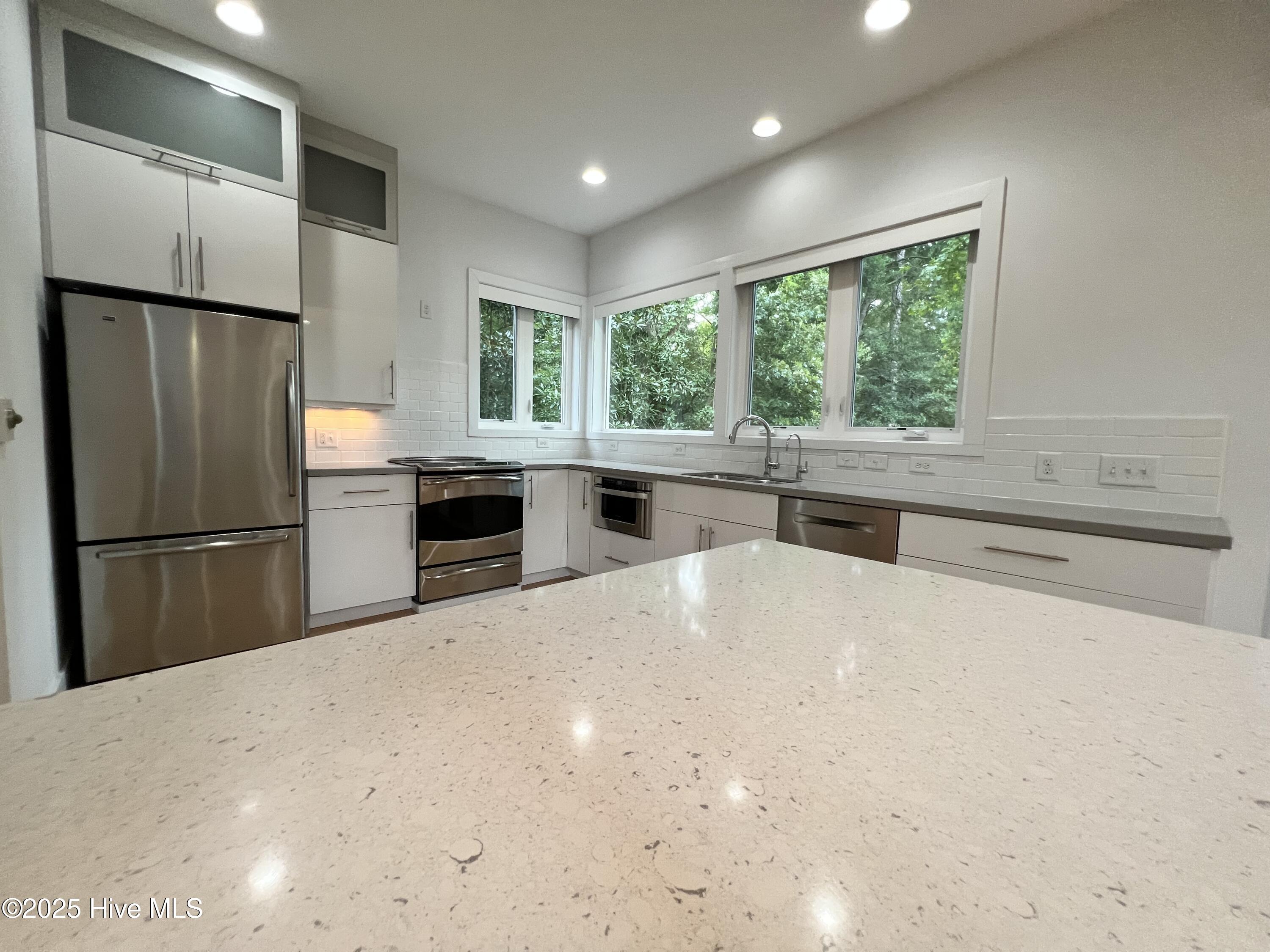 100546316 | Photo 13