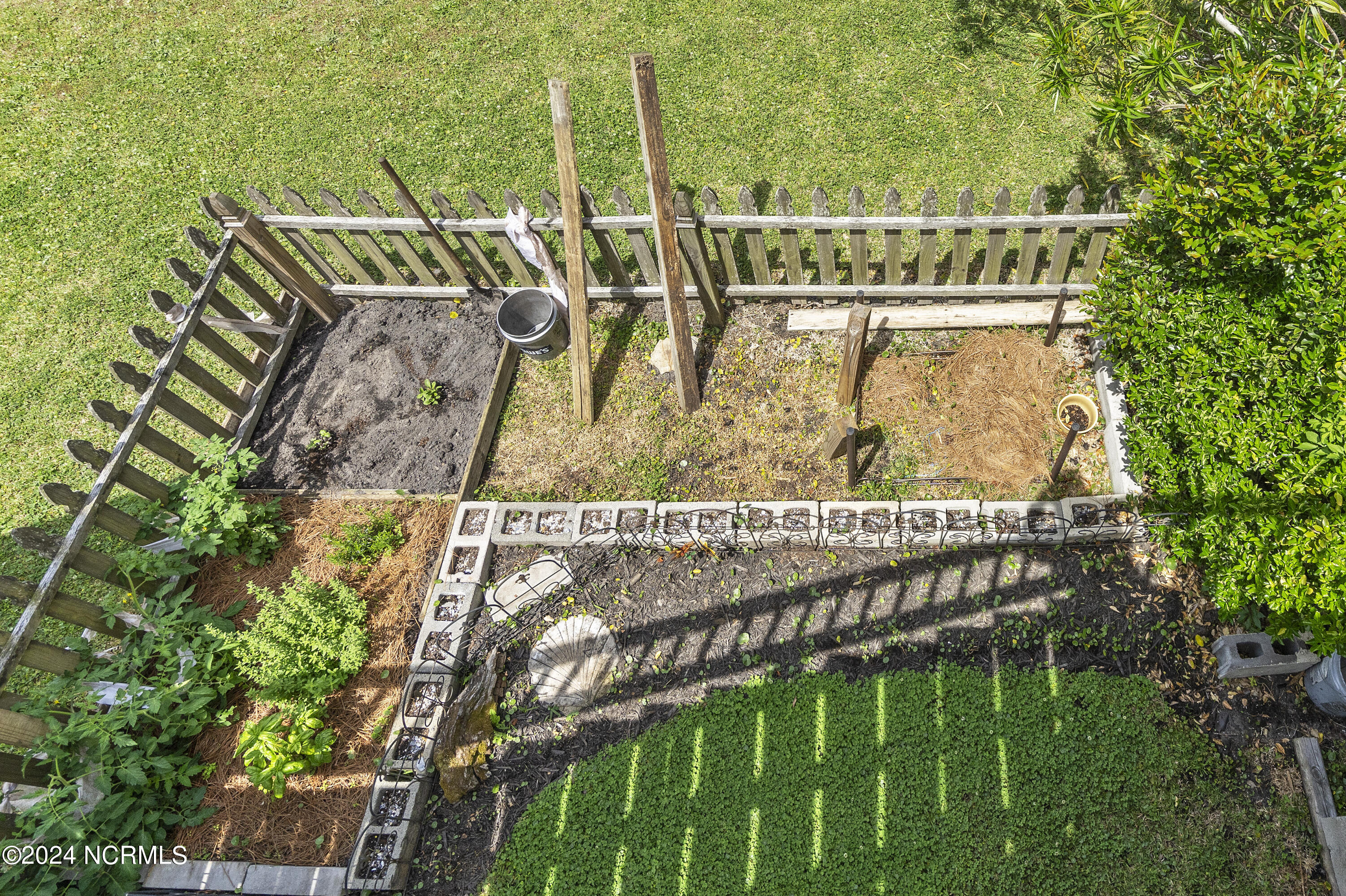 100488510 | Photo 61