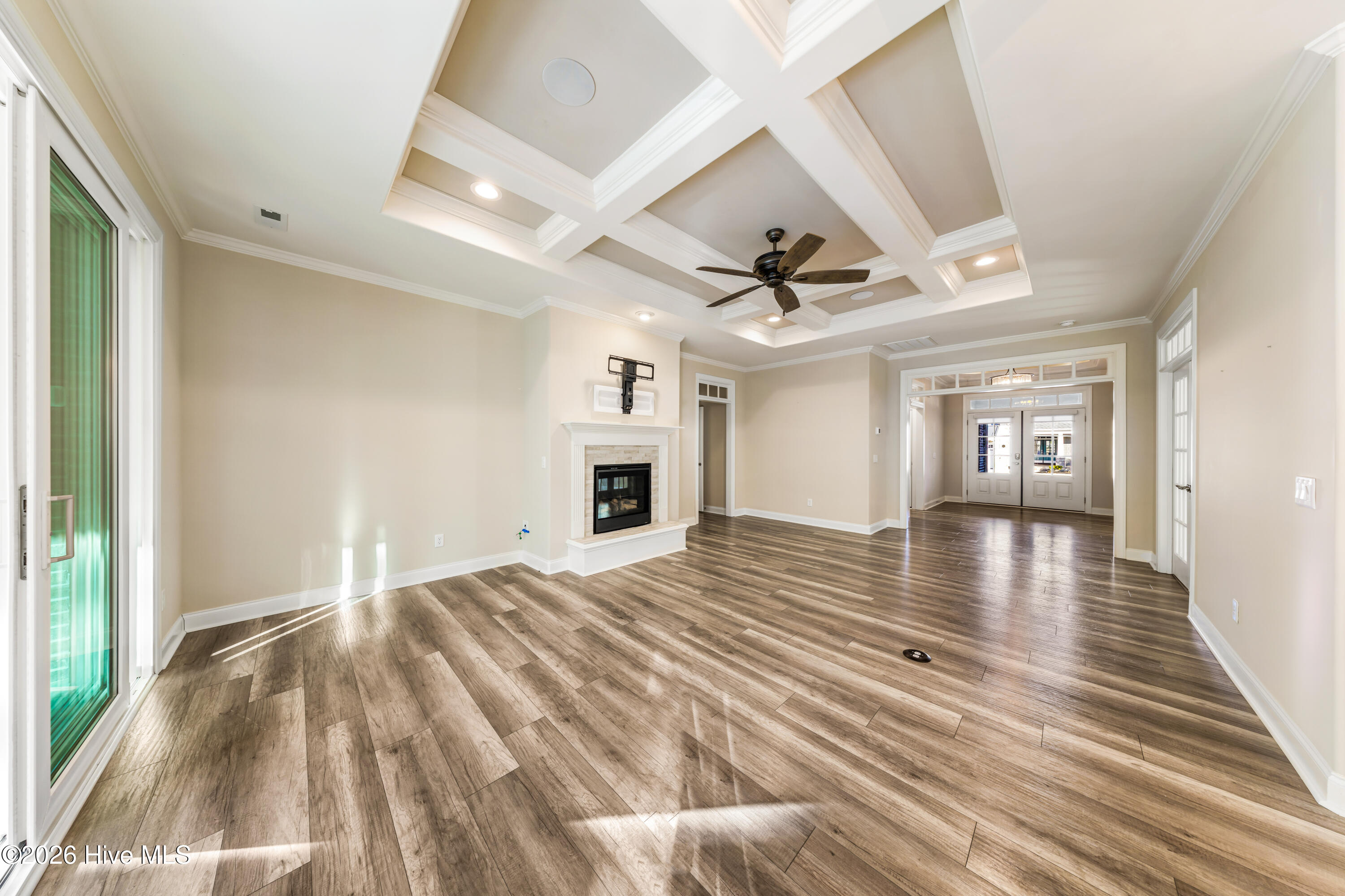 100536175 | Photo 13