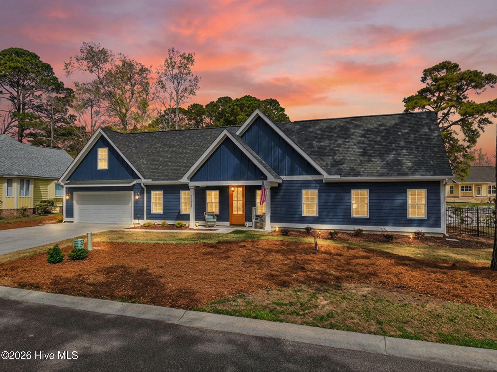 100563194 | Photo 63