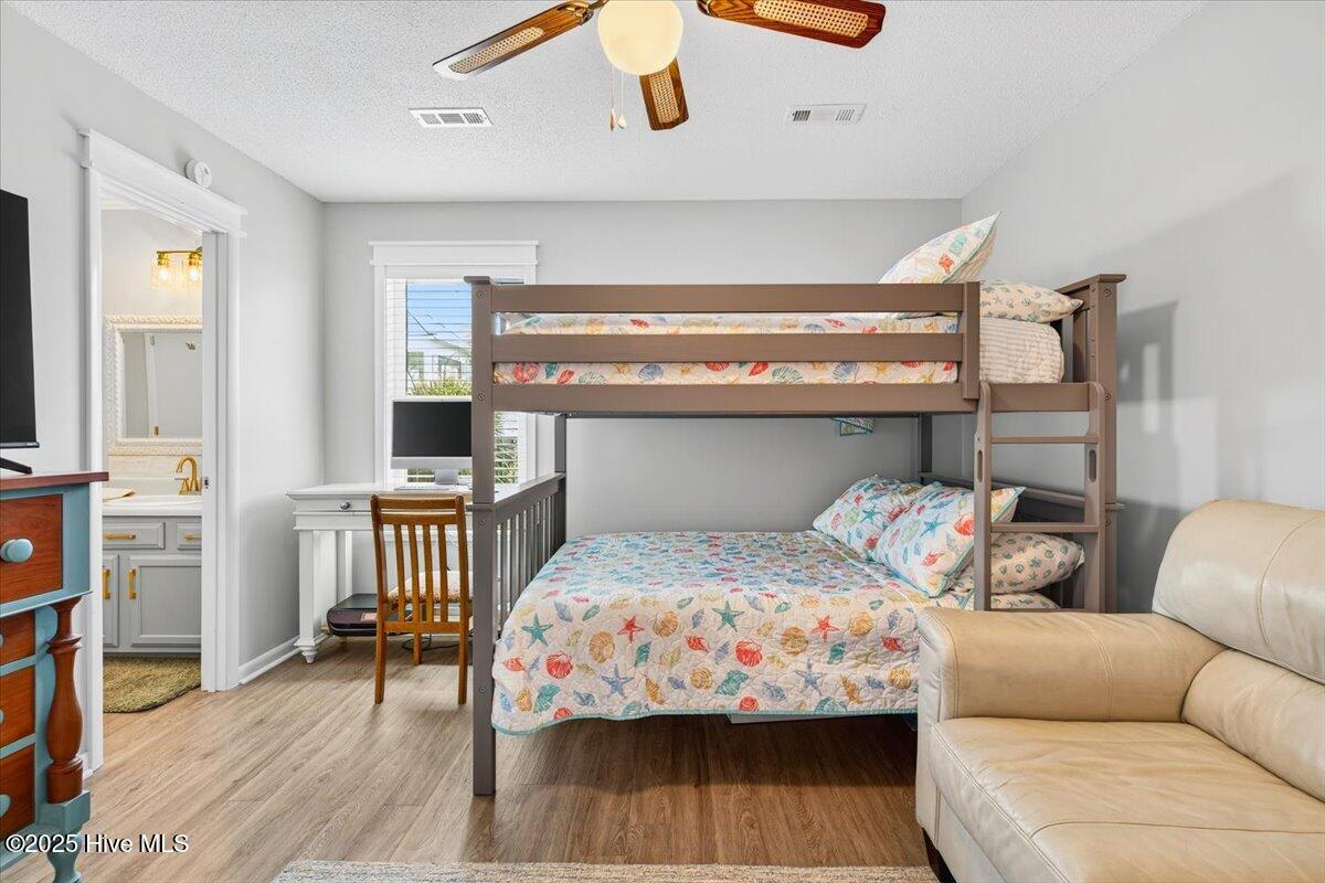 100529253 | Photo 37