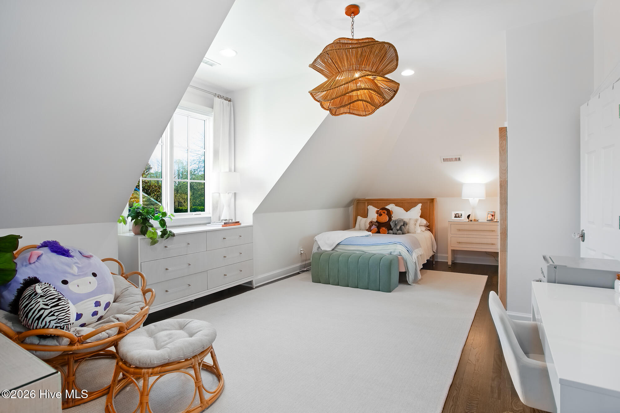 100552685 | Photo 26