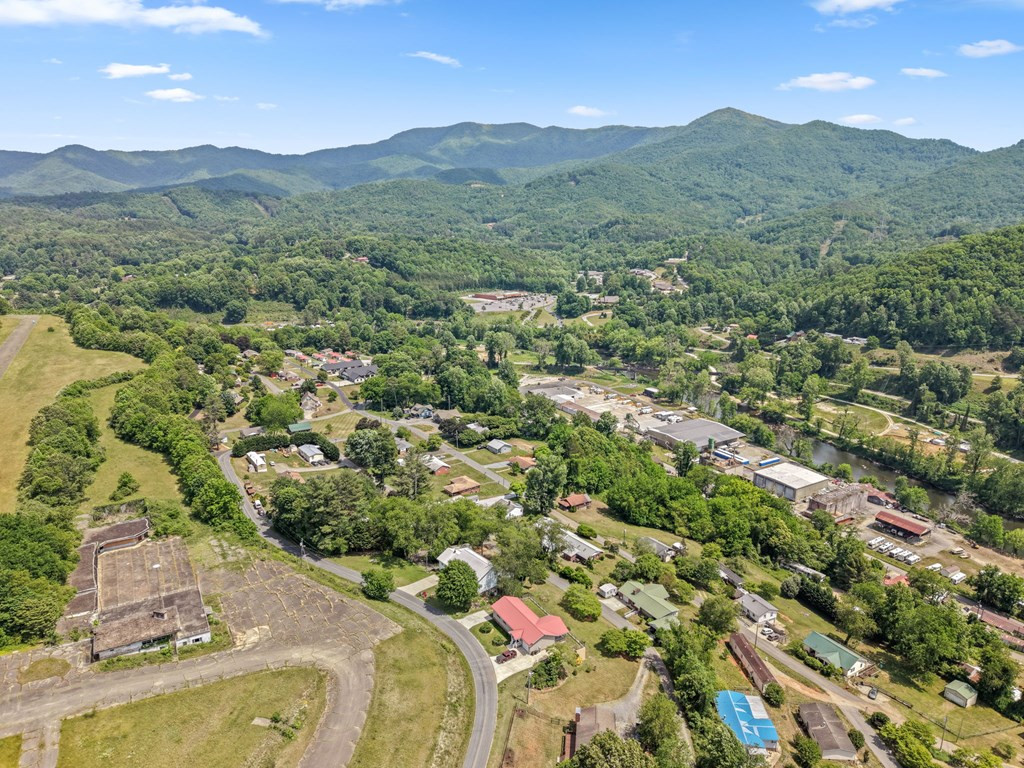 Homes for sale in Bryson City, NC | 533 Lemons Branch Rd, Bryson City, NC 28713 | MLS# 98544613