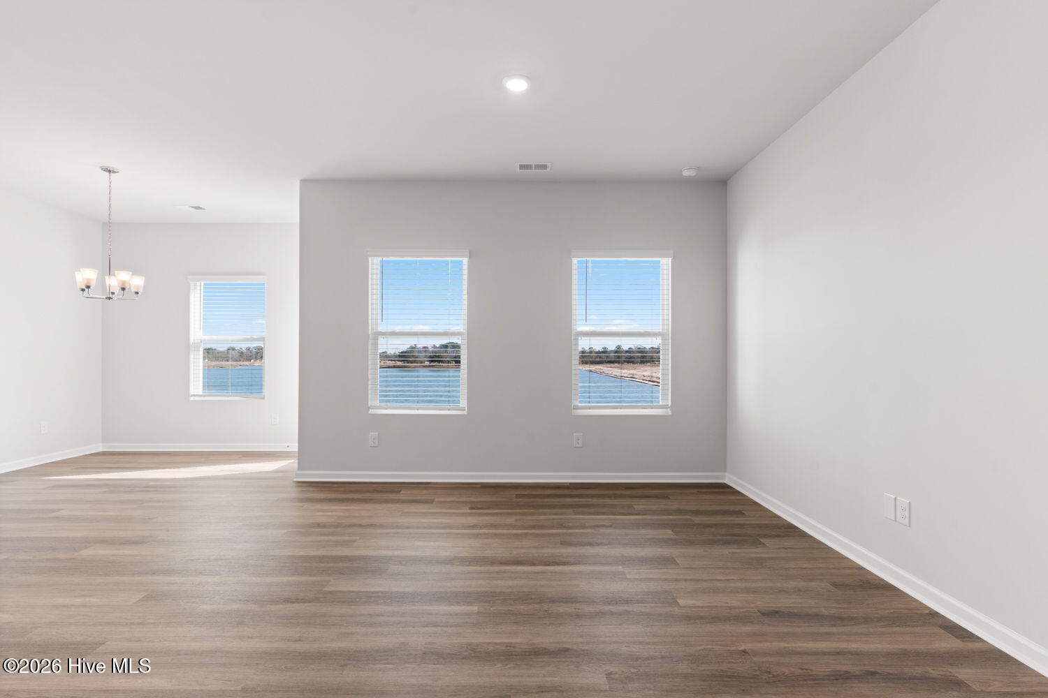 100535039 | Photo 20