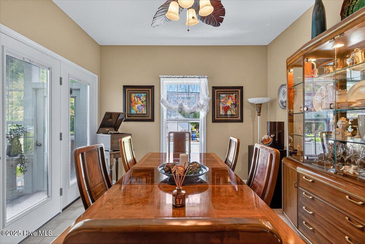 100514945 | Photo 16